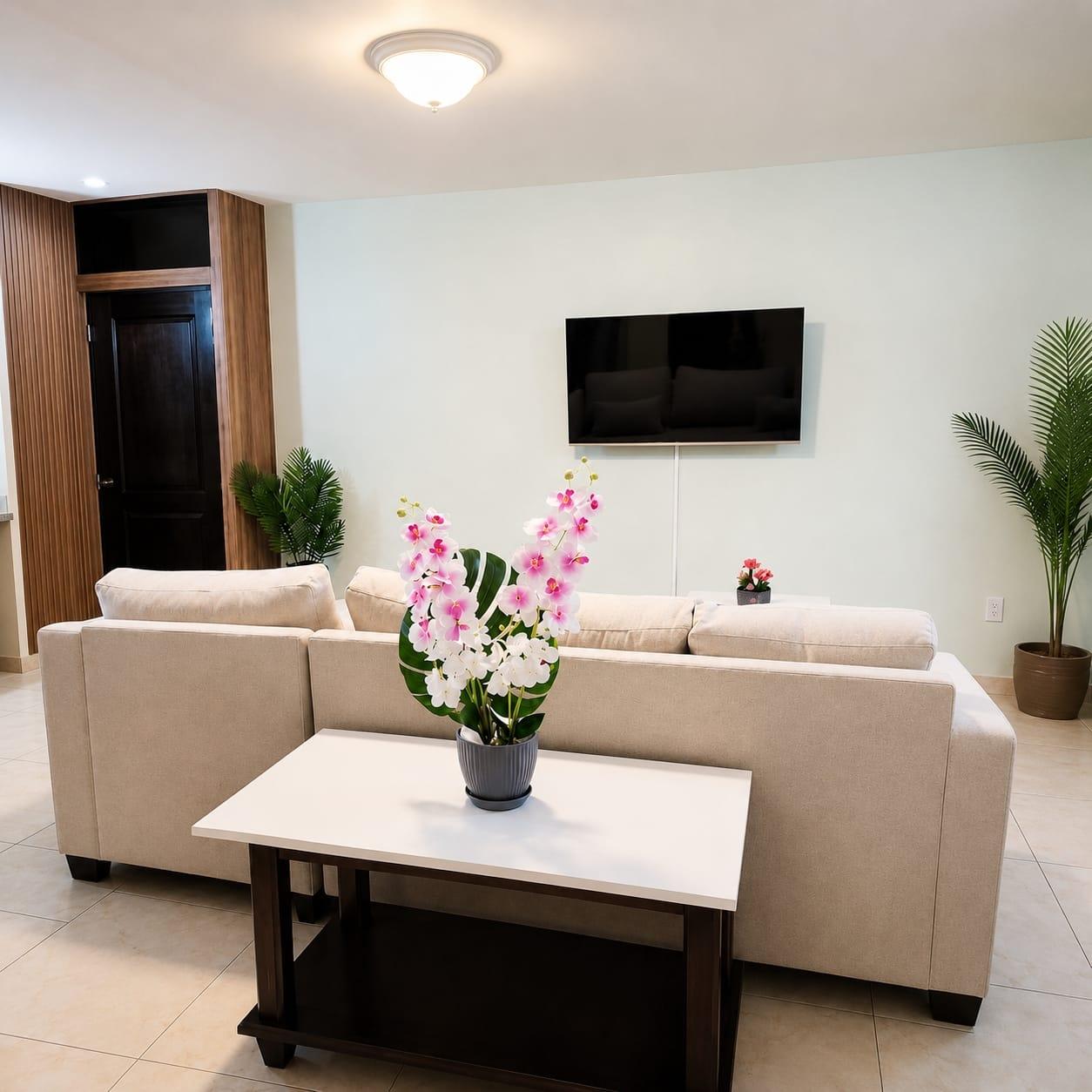 Apartment For Rent: WESTGATE HILLS BOULEVARD, Westgate Hills | $170,000 photo 2
