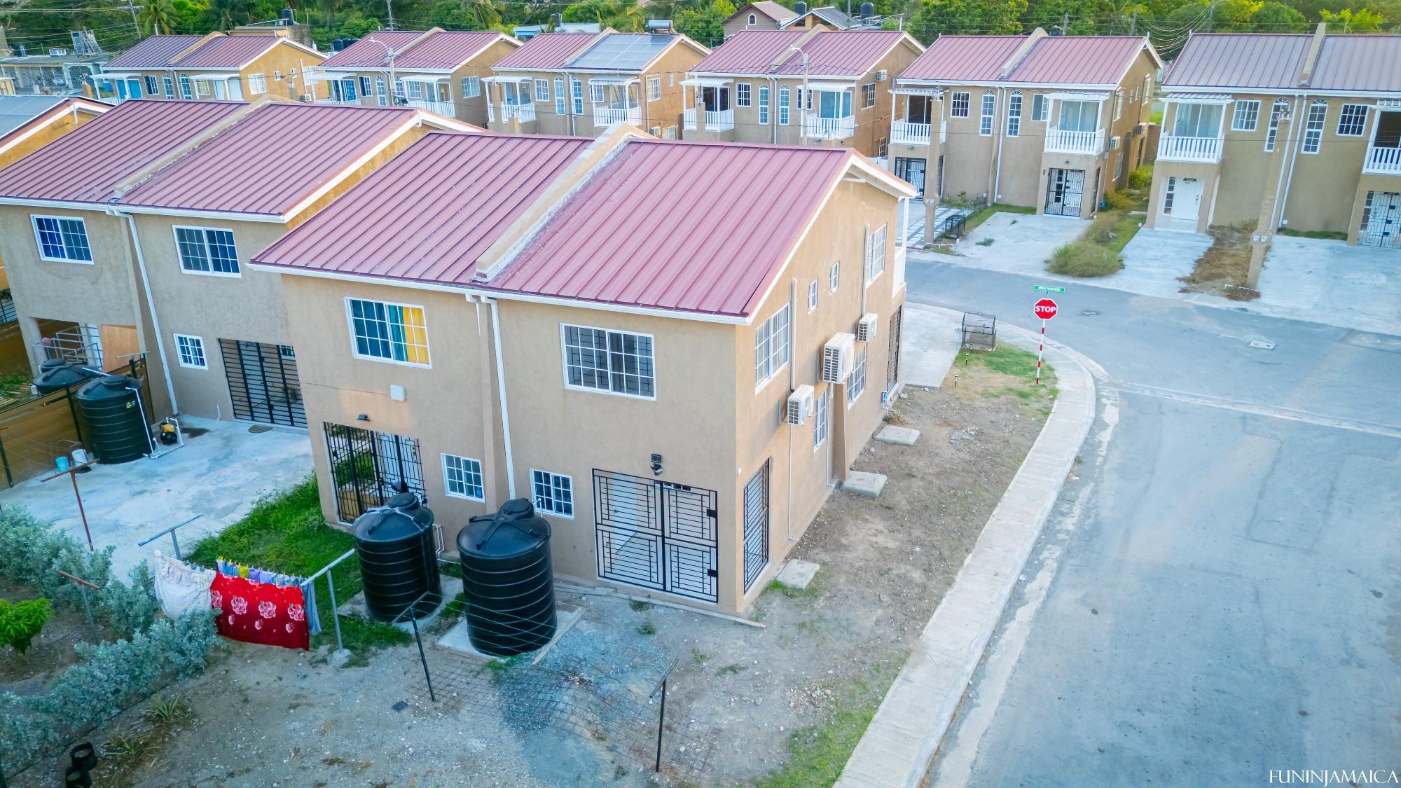 Townhouse For Rent: SANDOWN PALMS, Sandown Park | $150,000 photo 4