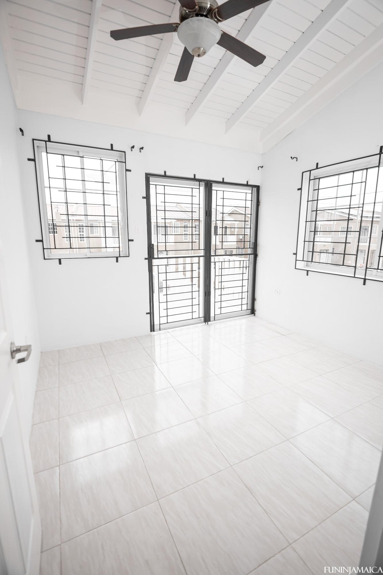 Townhouse For Rent: SANDOWN PALMS, Sandown Park | $150,000 photo 8