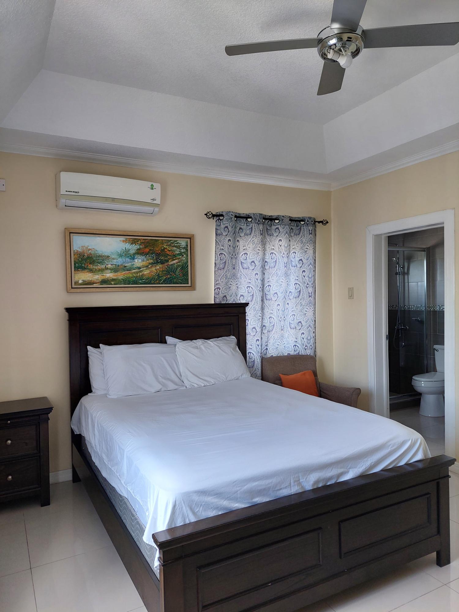 Apartment For Rent: SANDHURST AVENUE, Kingston 6 | $1,950 photo 4
