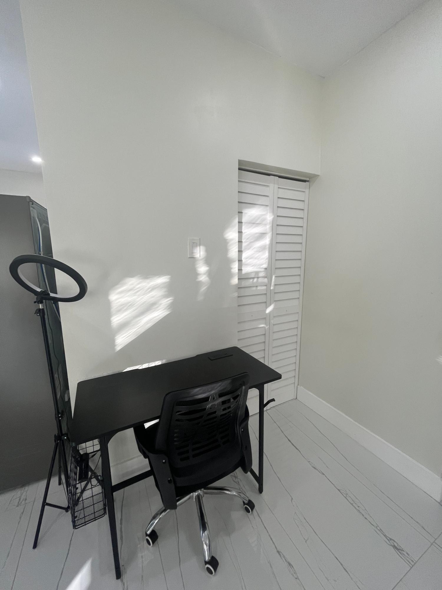 Apartment For Rent: CAMELOT VILLAGE PH 2, Discovery Bay | $1,150 photo 2