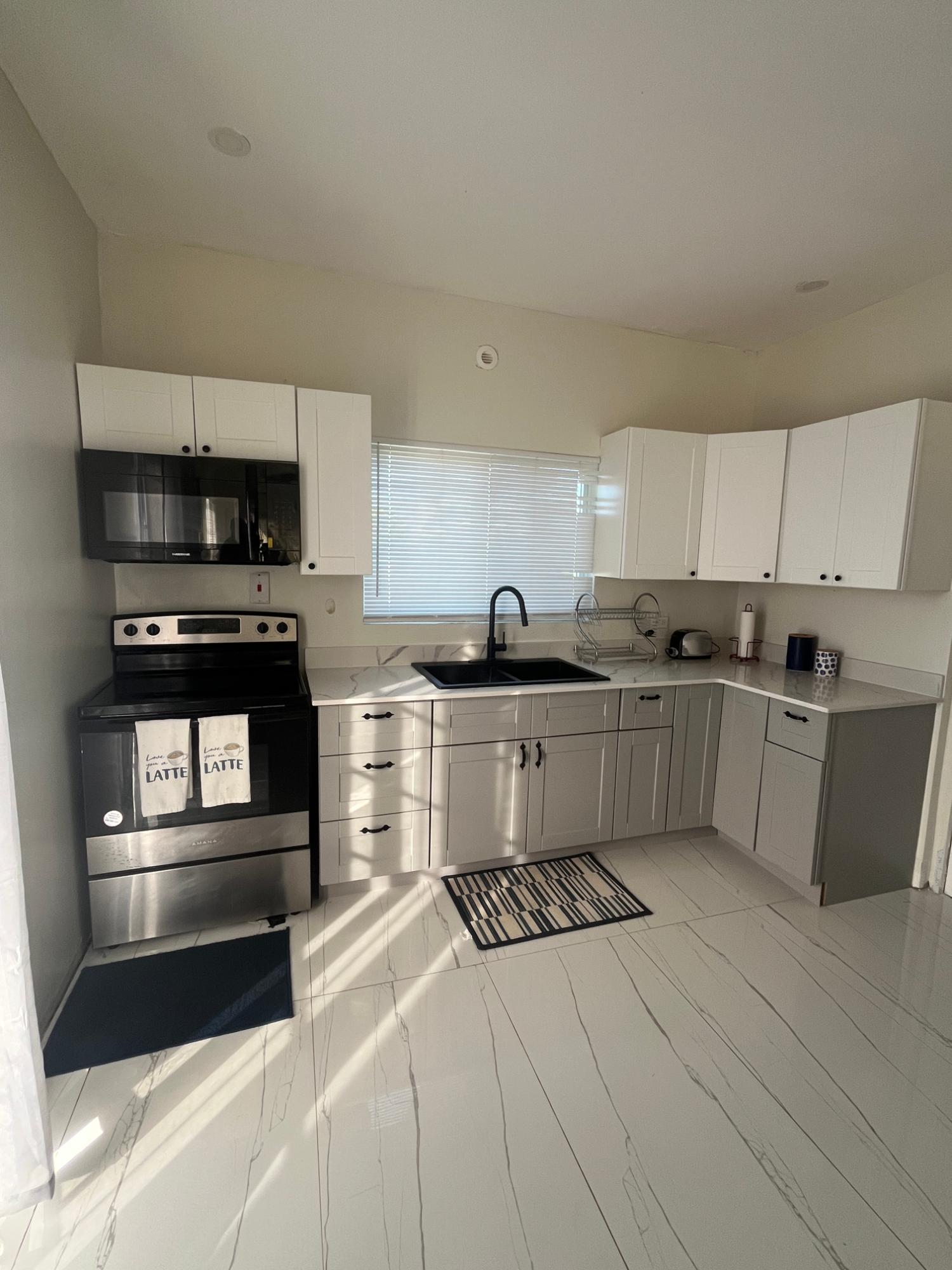 Apartment For Rent: CAMELOT VILLAGE PH 2, Discovery Bay | $1,150 photo 4