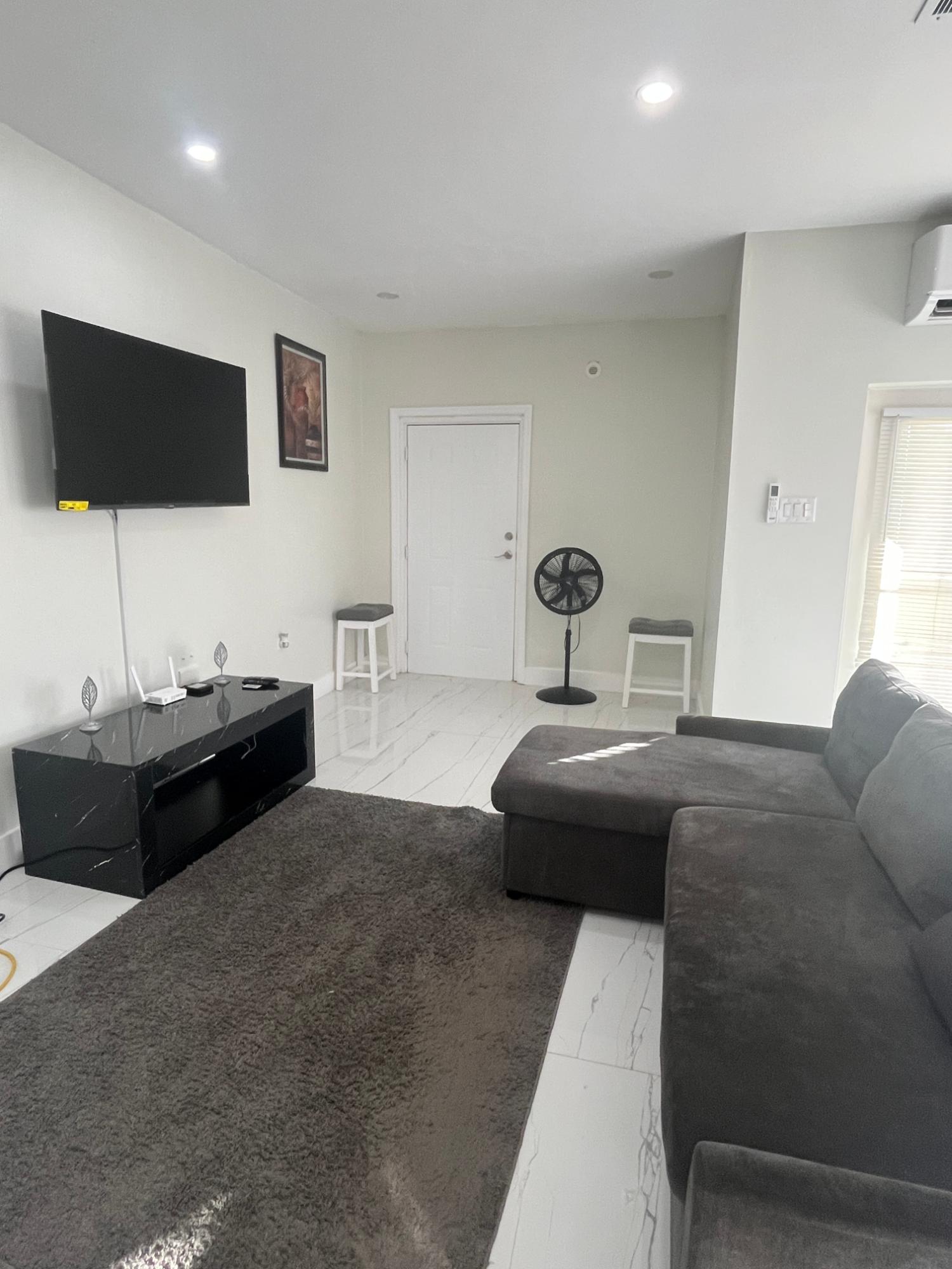 Apartment For Rent: CAMELOT VILLAGE PH 2, Discovery Bay | $1,150 photo 7
