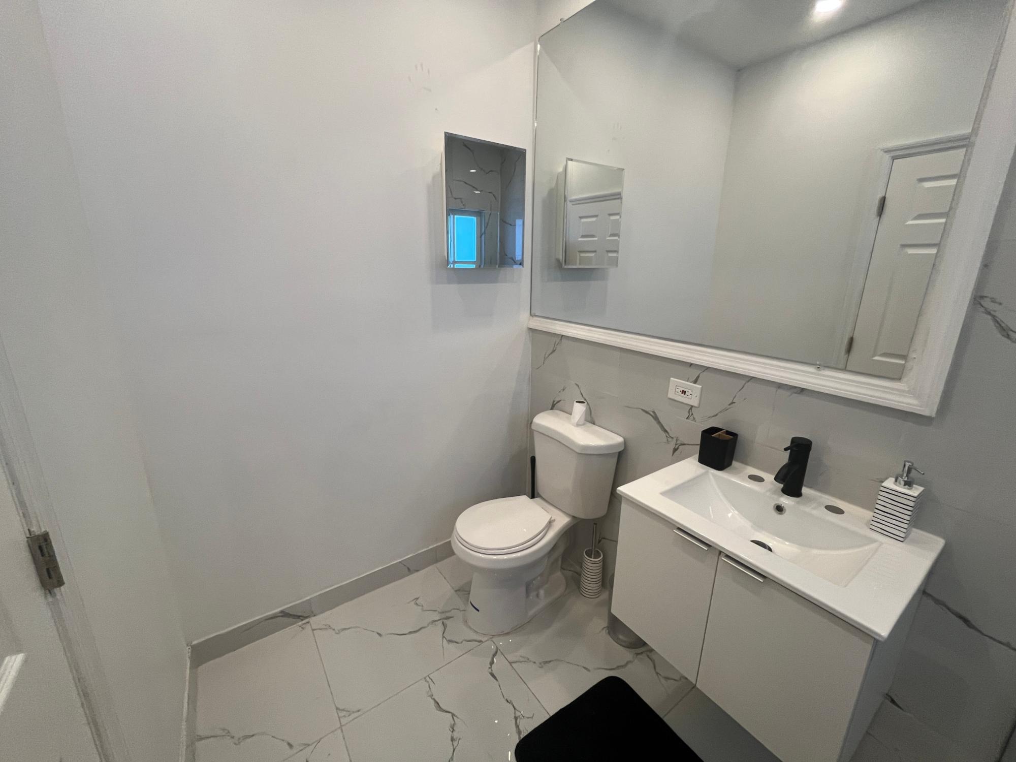 Apartment For Rent: CAMELOT VILLAGE PH 2, Discovery Bay | $1,150 photo 11
