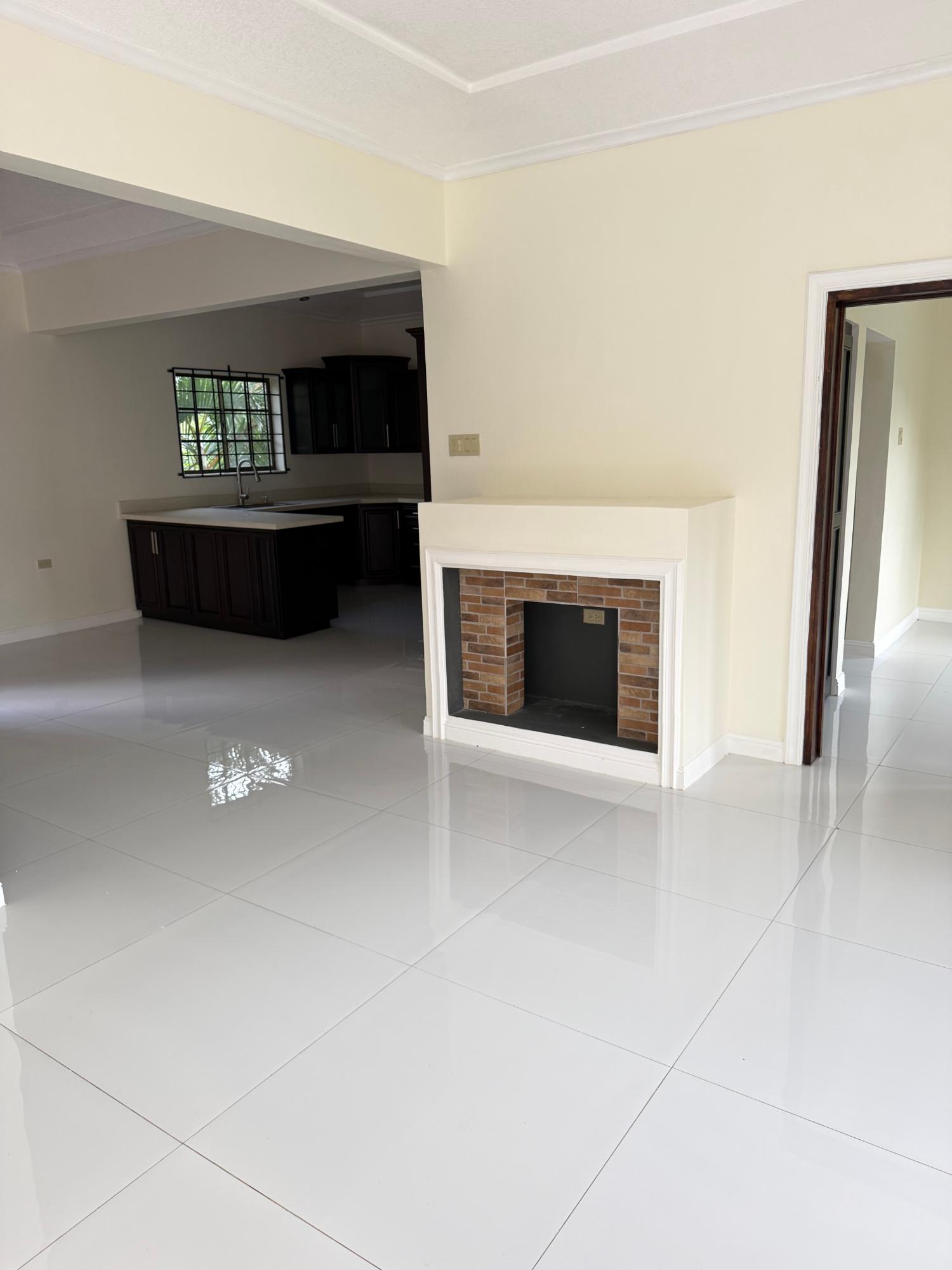 Townhouse For Rent: VILLA ROAD, Mandeville | $3,000 photo 4