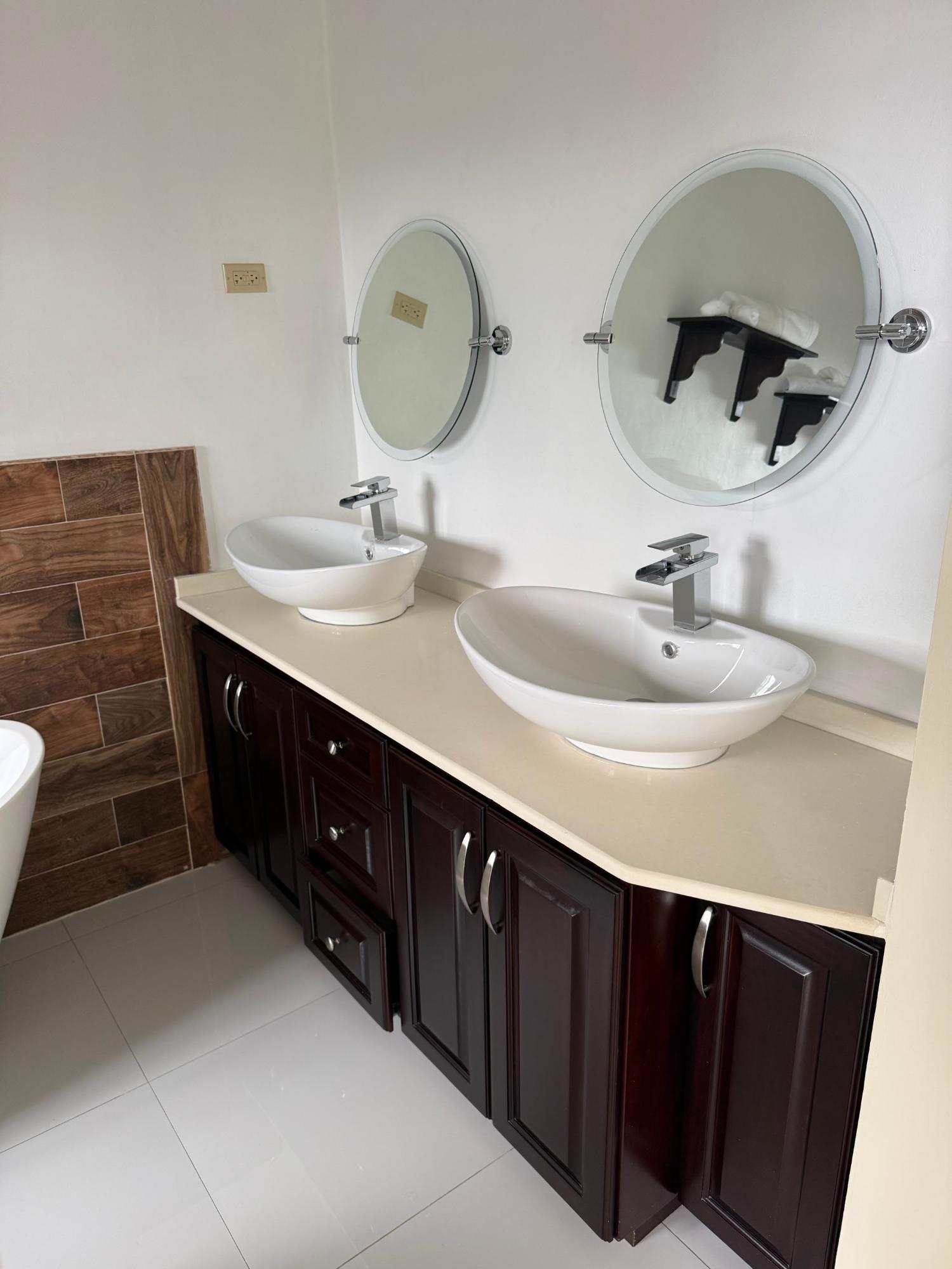 Townhouse For Rent: VILLA ROAD, Mandeville | $3,000 photo 11