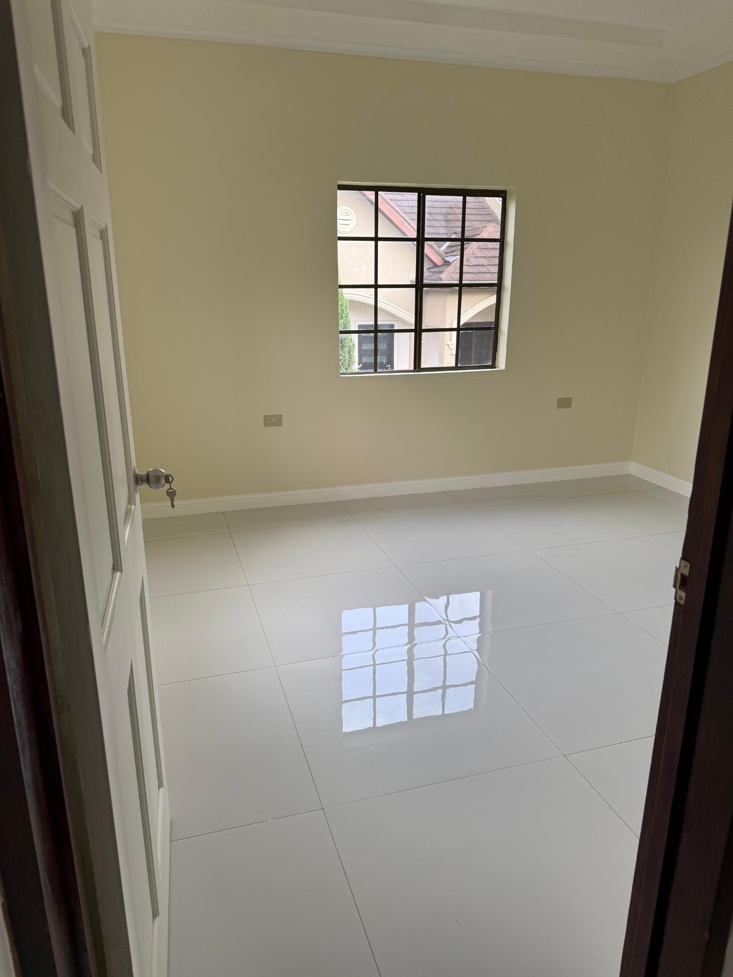 Townhouse For Rent: VILLA ROAD, Mandeville | $3,000 photo 13