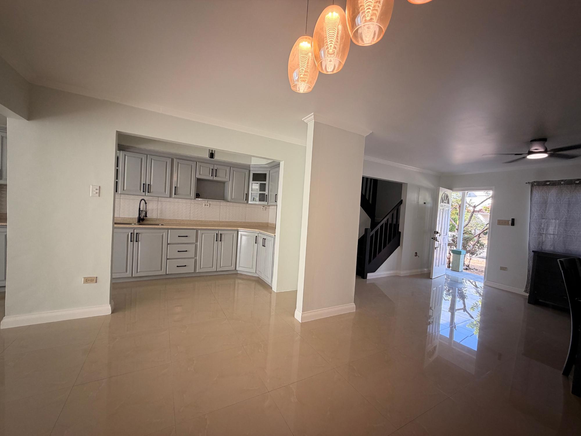 Townhouse For Rent: EAST MOUNTAIN PRIDE AVE, Kingston 6 | $260,000 photo 2