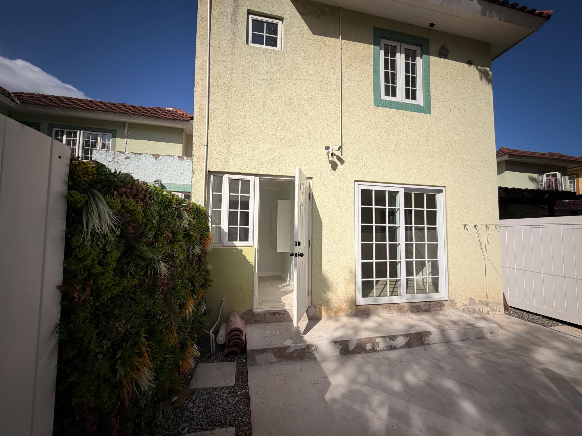Townhouse For Rent: EAST MOUNTAIN PRIDE AVE, Kingston 6 | $260,000 photo 18