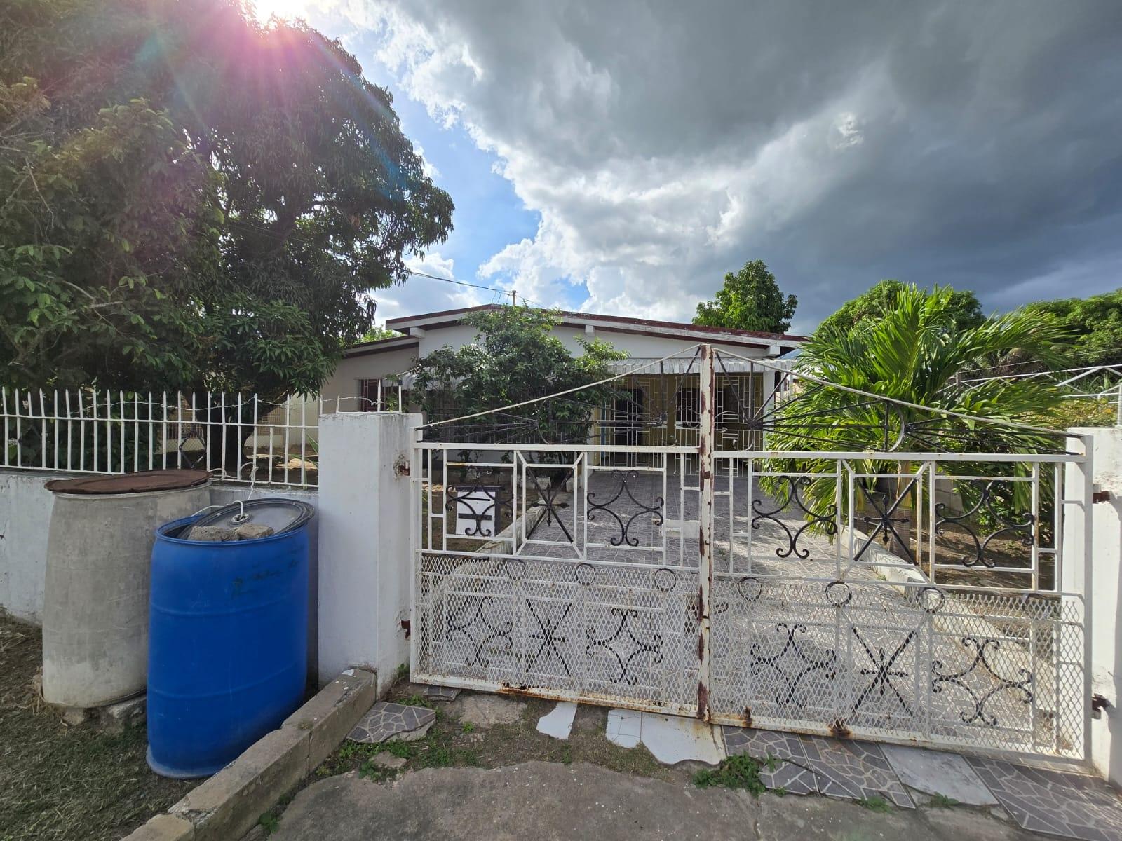 House For Sale: VALERIE CRESCENT, Spanish Town | $22,000,000 photo 2