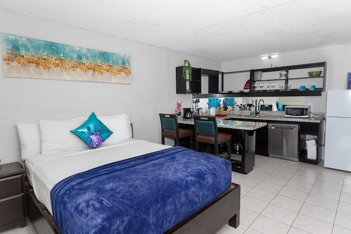 Apartment For Sale: 11 QUEENS DR, ST. JAMES, Montego Bay | $175,000 photo 5