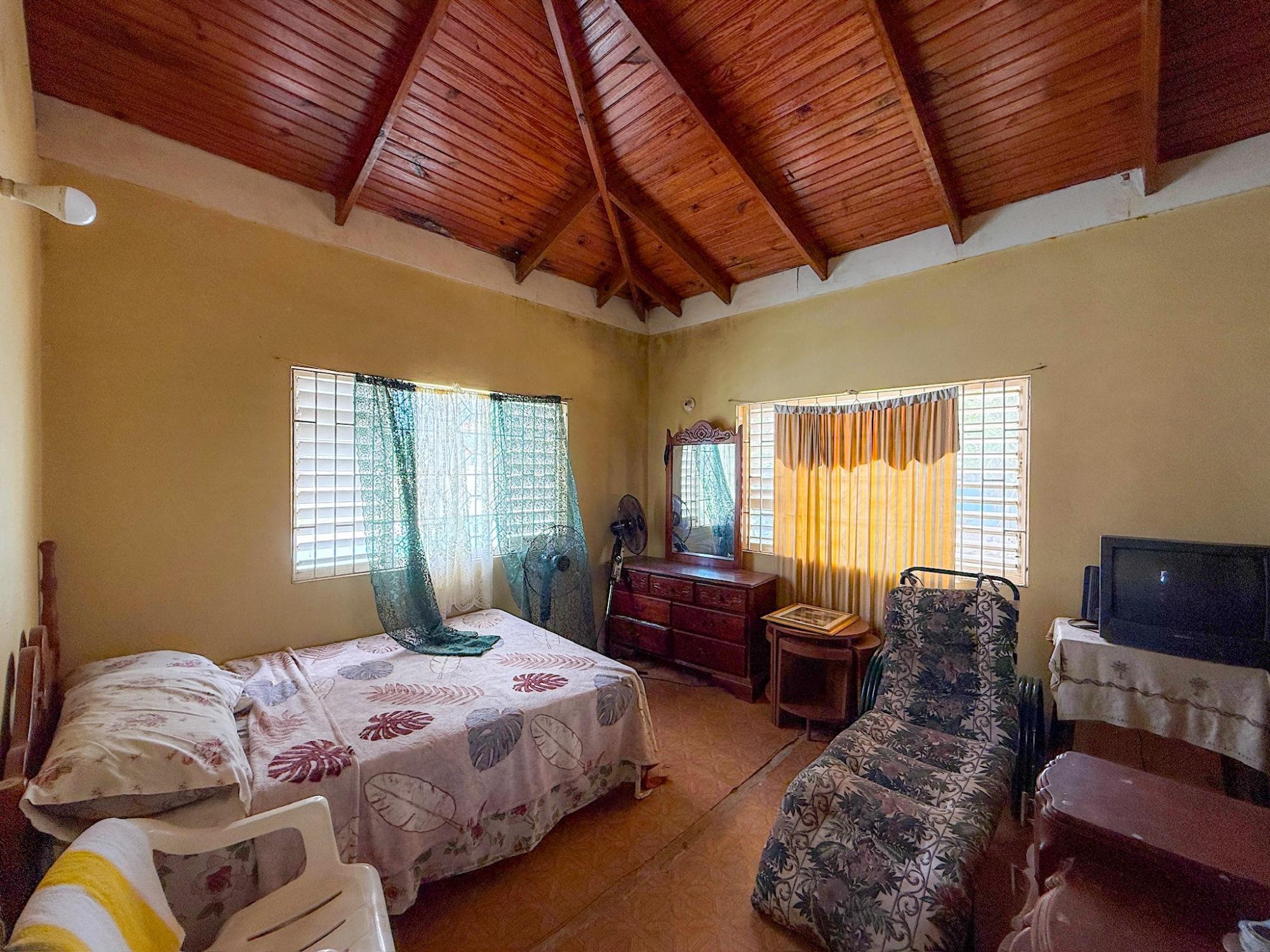 House For Sale: GREENWOOD AVE, ST JAMES, Montego Bay | $48,000,000 photo 13