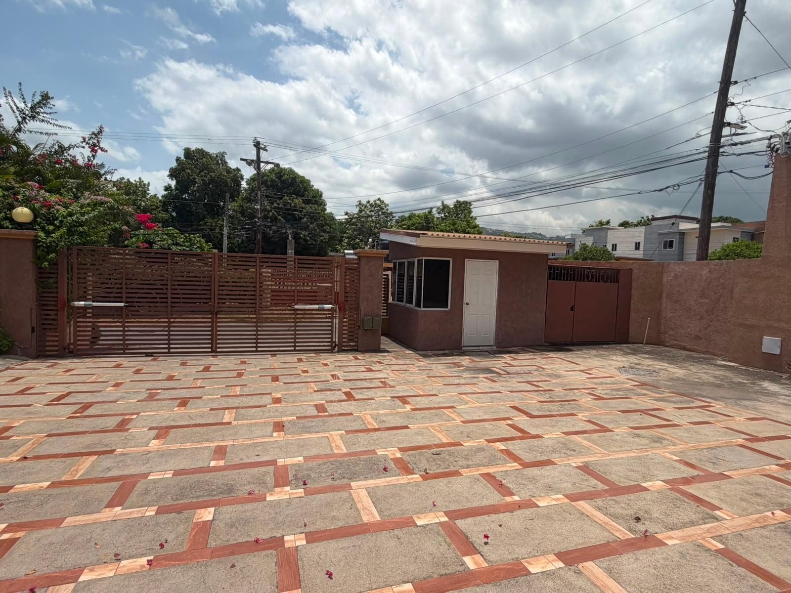 Apartment For Rent: MERRICK HIGHWAY, KINGSTON, Kingston 19 | $260,000 photo 2