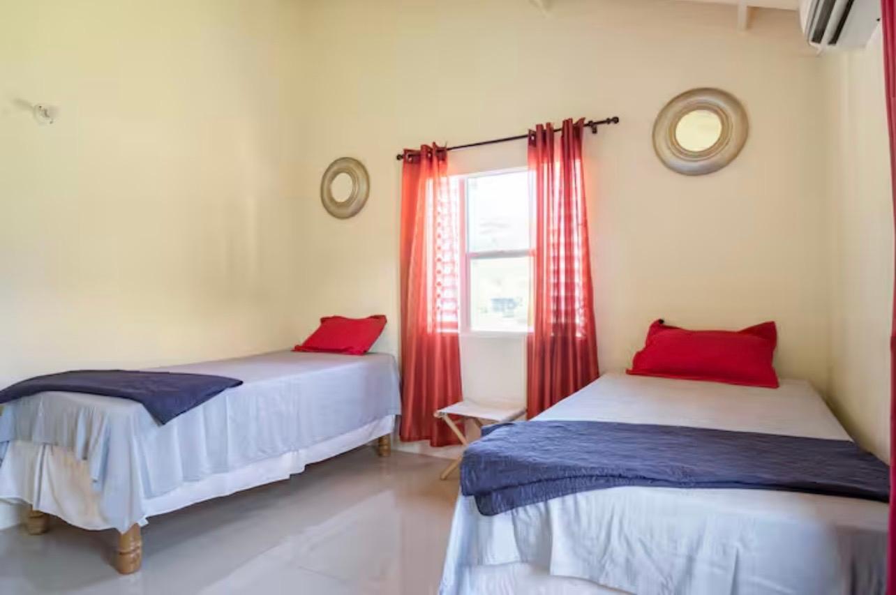 House For Rent: DRAX HALL MANOR PHASE 2, Drax Hall Estate | $1,350 photo 4