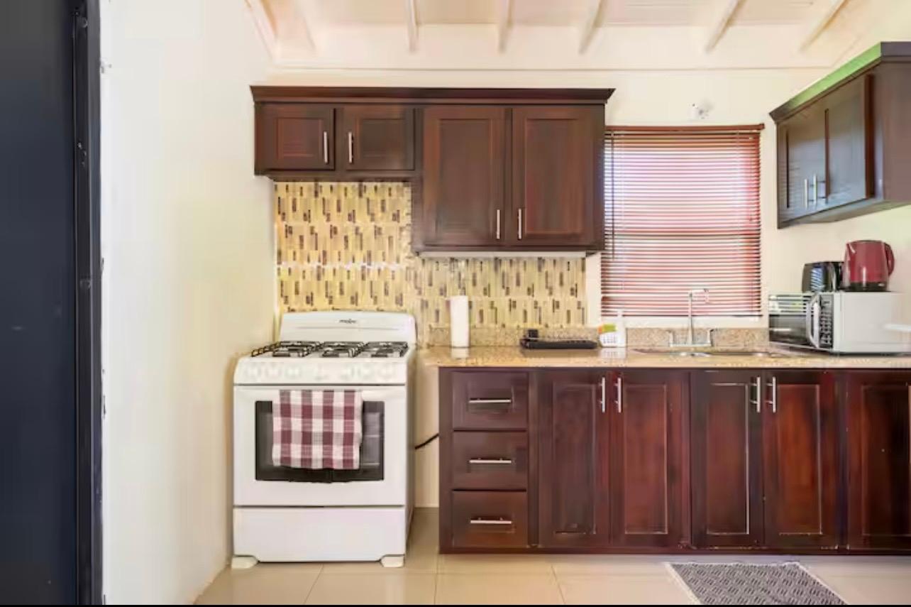 House For Rent: DRAX HALL MANOR PHASE 2, Drax Hall Estate | $1,350 photo 8