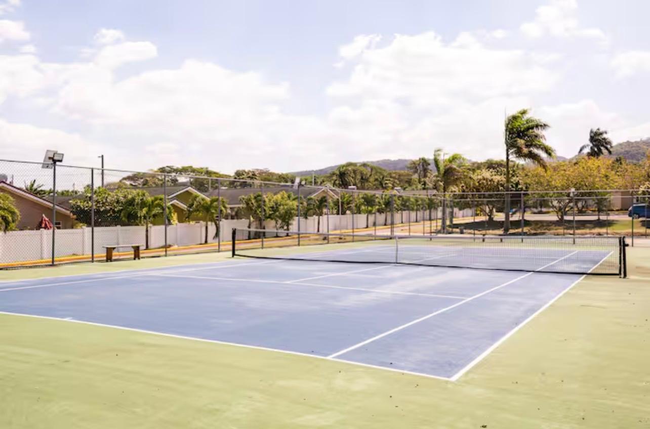 House For Rent: DRAX HALL MANOR PHASE 2, Drax Hall Estate | $1,350 photo 9