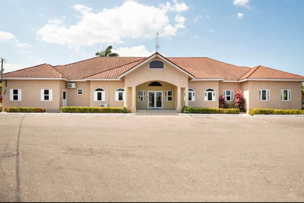 House For Rent: DRAX HALL MANOR PHASE 2, Drax Hall Estate | $1,350 photo 11