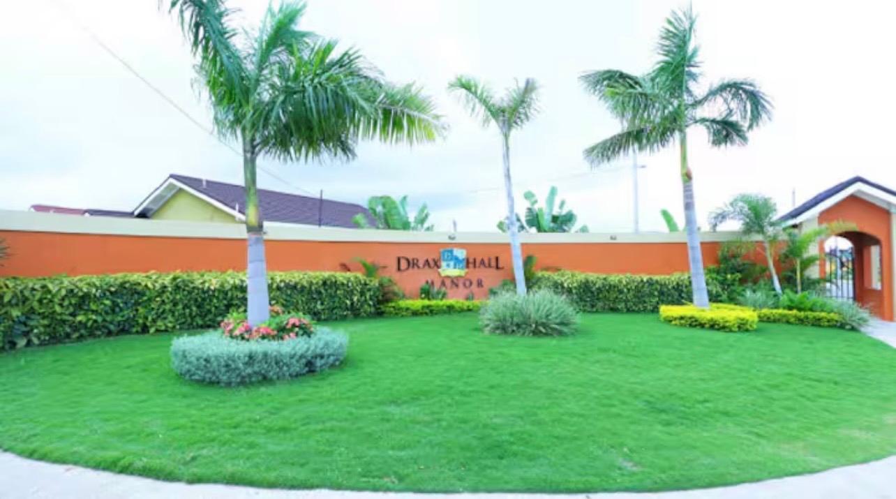 House For Rent: DRAX HALL MANOR PHASE 2, Drax Hall Estate | $1,350 photo 16
