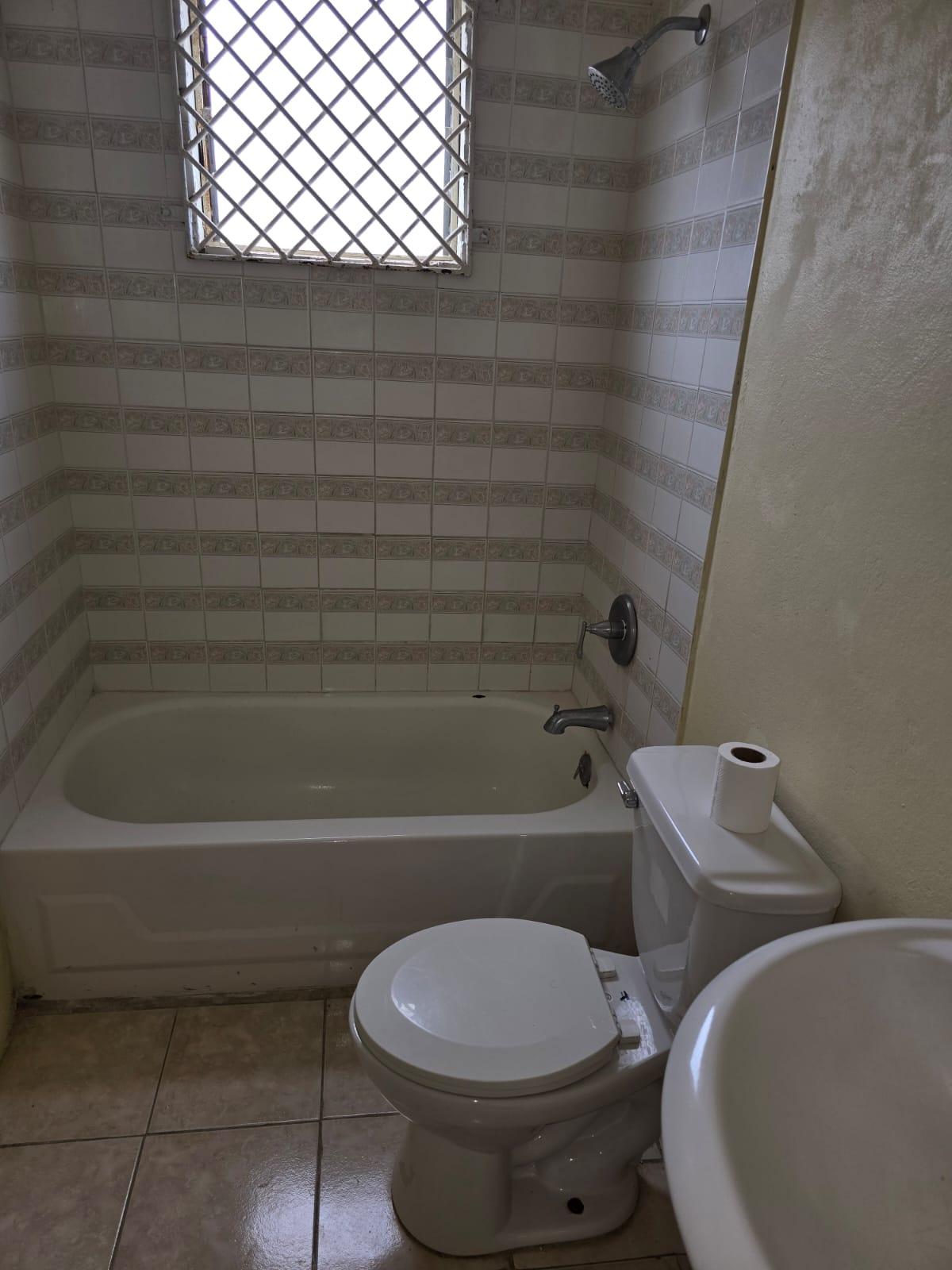 House For Rent: WEST, GREATER PORTMORE, Greater Portmore | $100,000 photo 9
