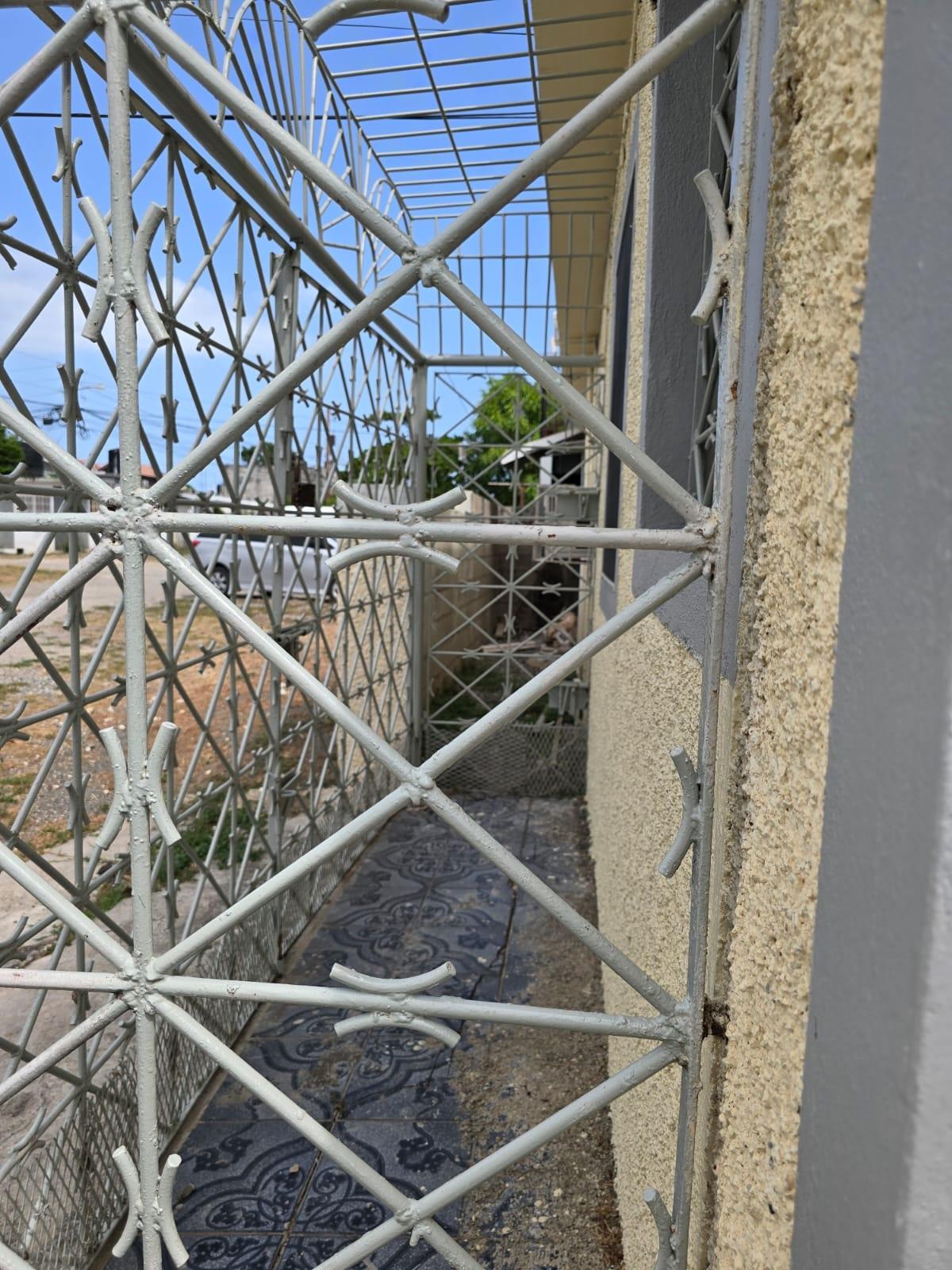 House For Rent: WEST, GREATER PORTMORE, Greater Portmore | $100,000 photo 12