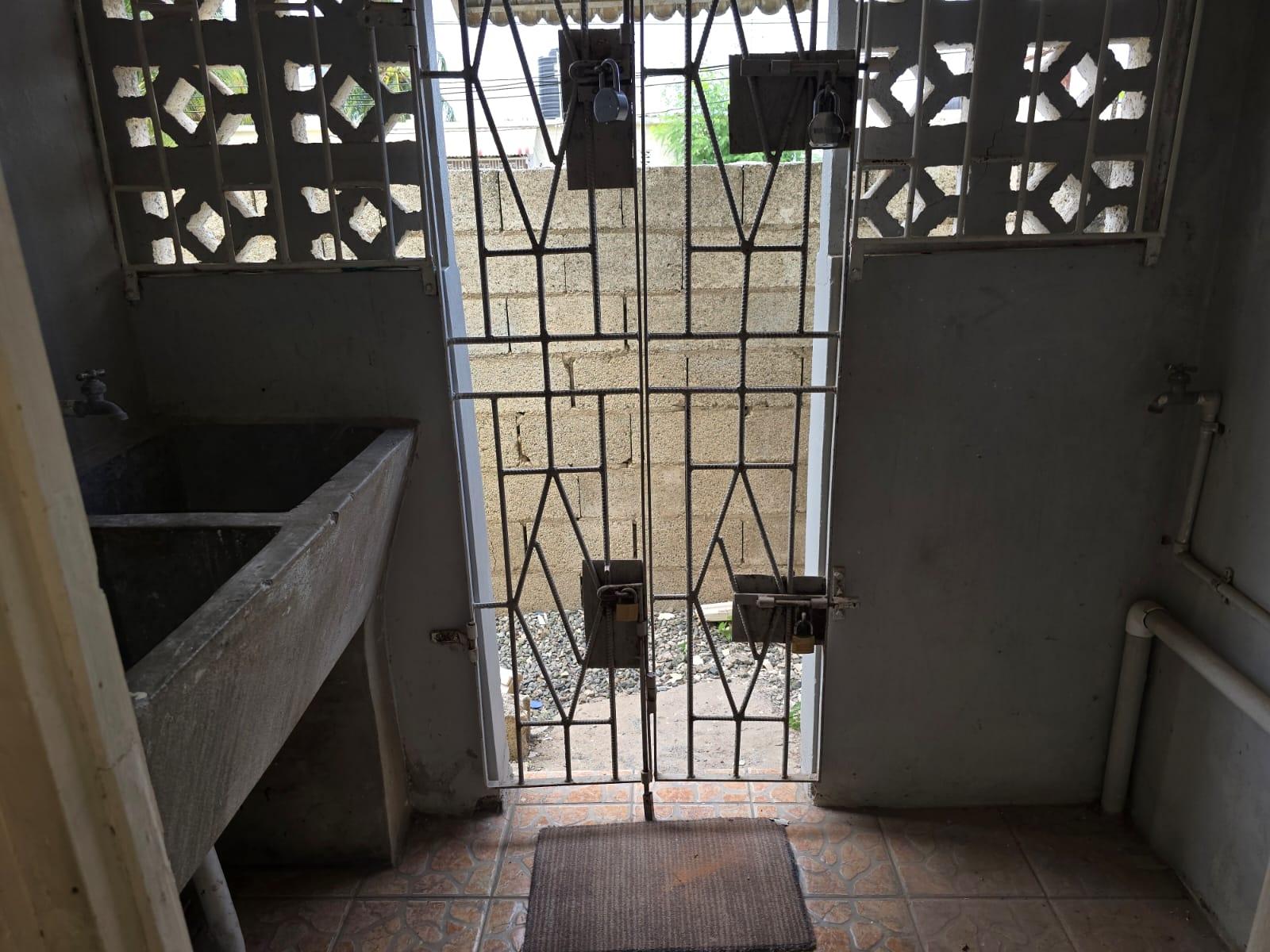House For Rent: WEST, GREATER PORTMORE, Greater Portmore | $100,000 photo 13