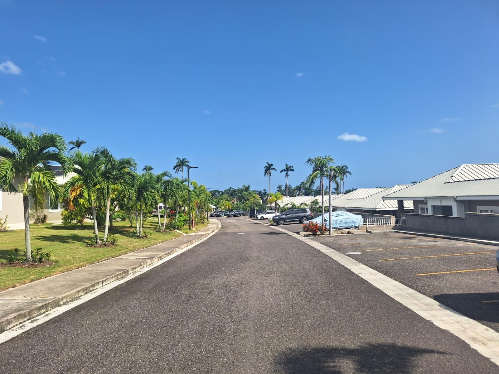 Apartment For Rent: TARA ESTATES READING, Reading | $2,100 photo 2