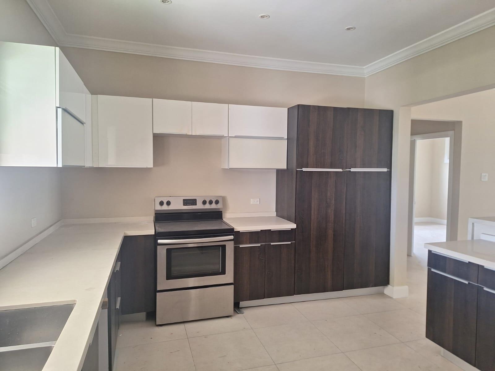 Apartment For Rent: TARA ESTATES READING, Reading | $2,100 photo 11