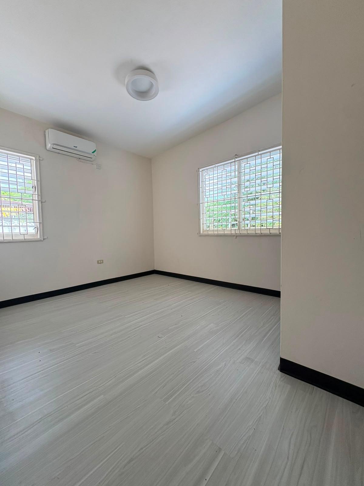 House For Rent: DRUMBLAIR CRESCENT, Kingston 8 | $115,000 photo 4