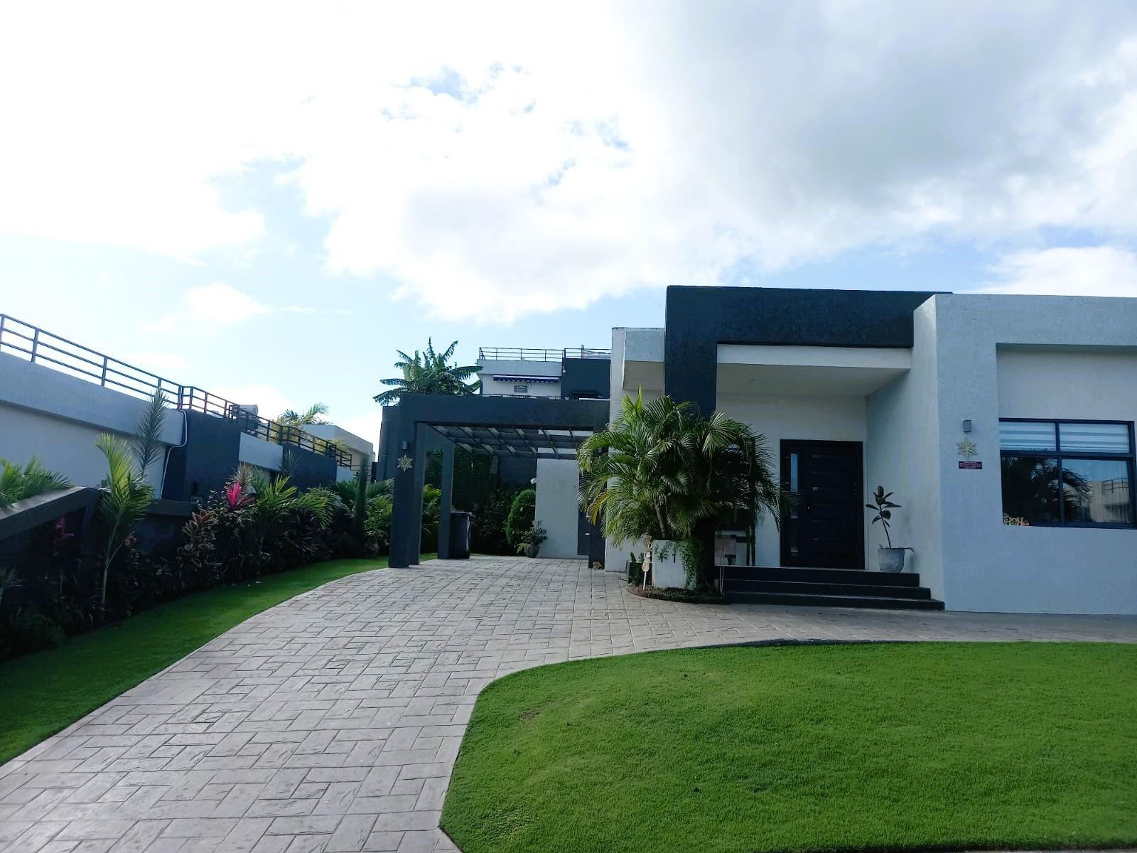 House For Rent: PYRAMID POINT, Ocho Rios | $2,500 photo 3