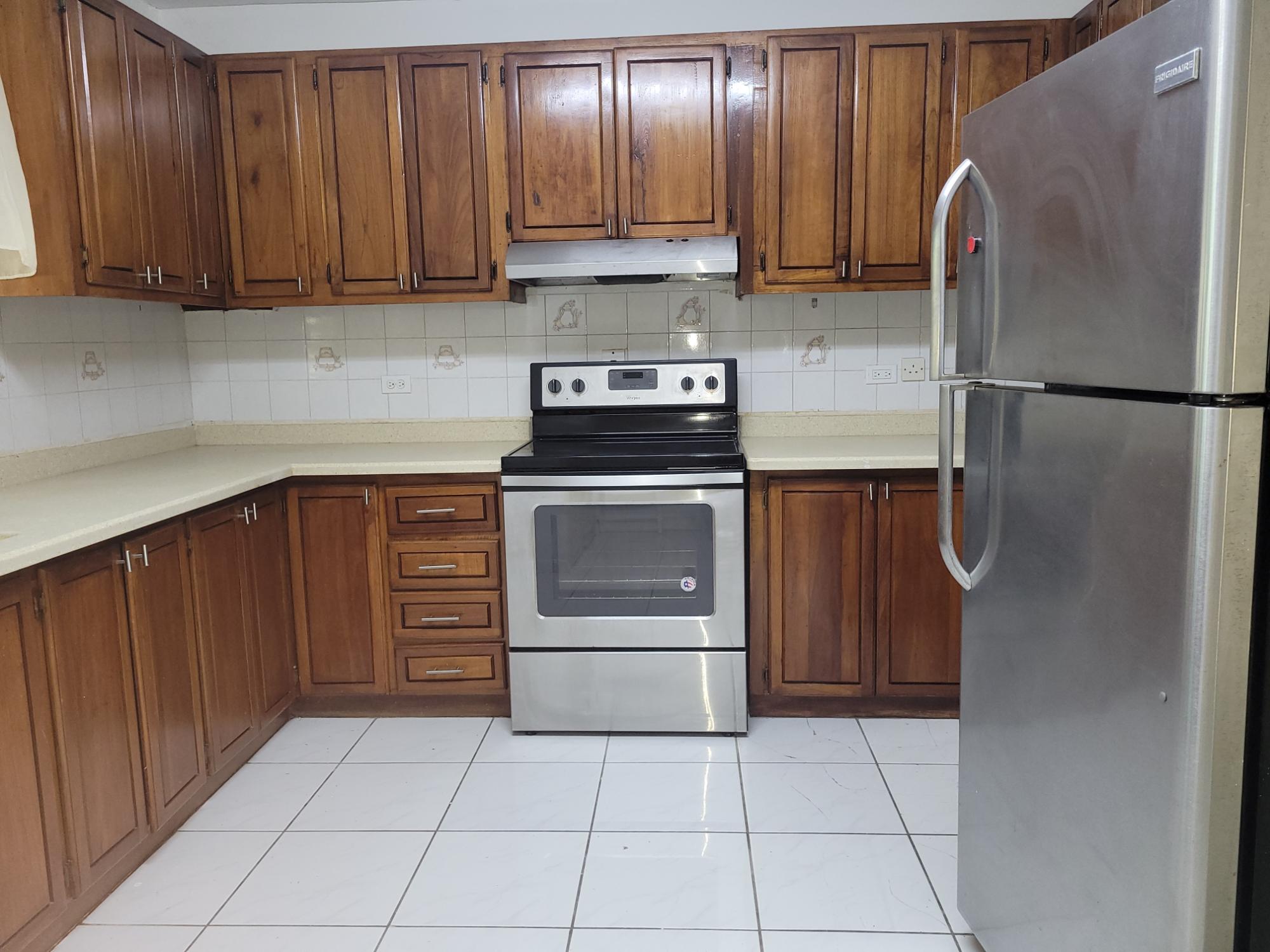 Townhouse For Rent: MILLSBOROUGH AVENUE, Kingston 6 | $2,250 photo 4