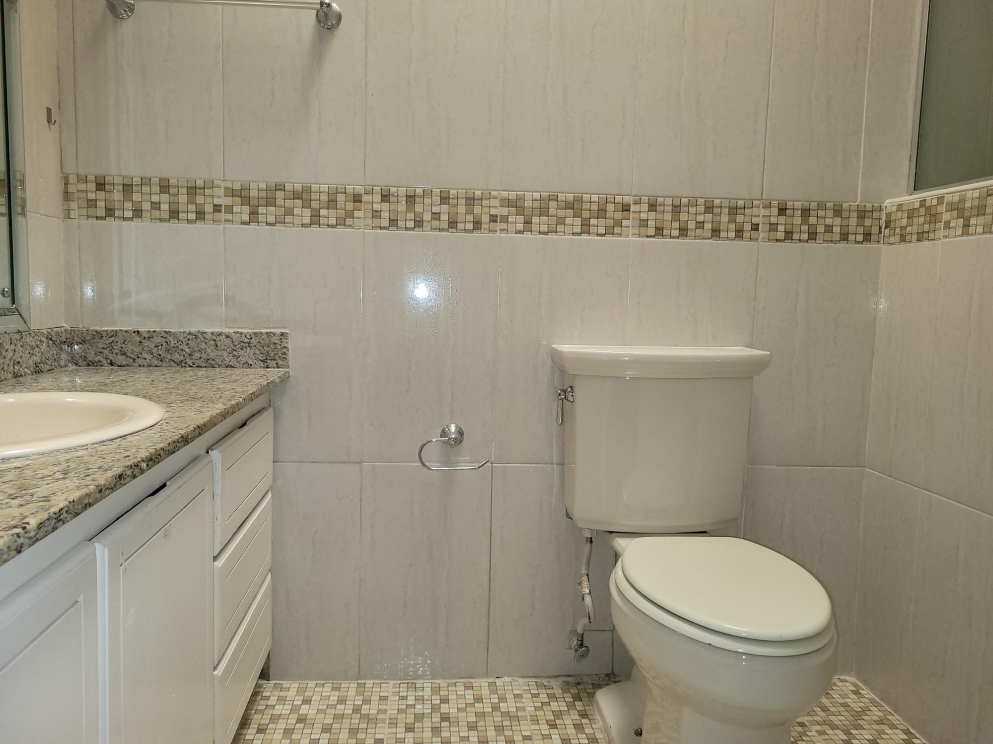 Townhouse For Rent: MILLSBOROUGH AVENUE, Kingston 6 | $2,250 photo 7