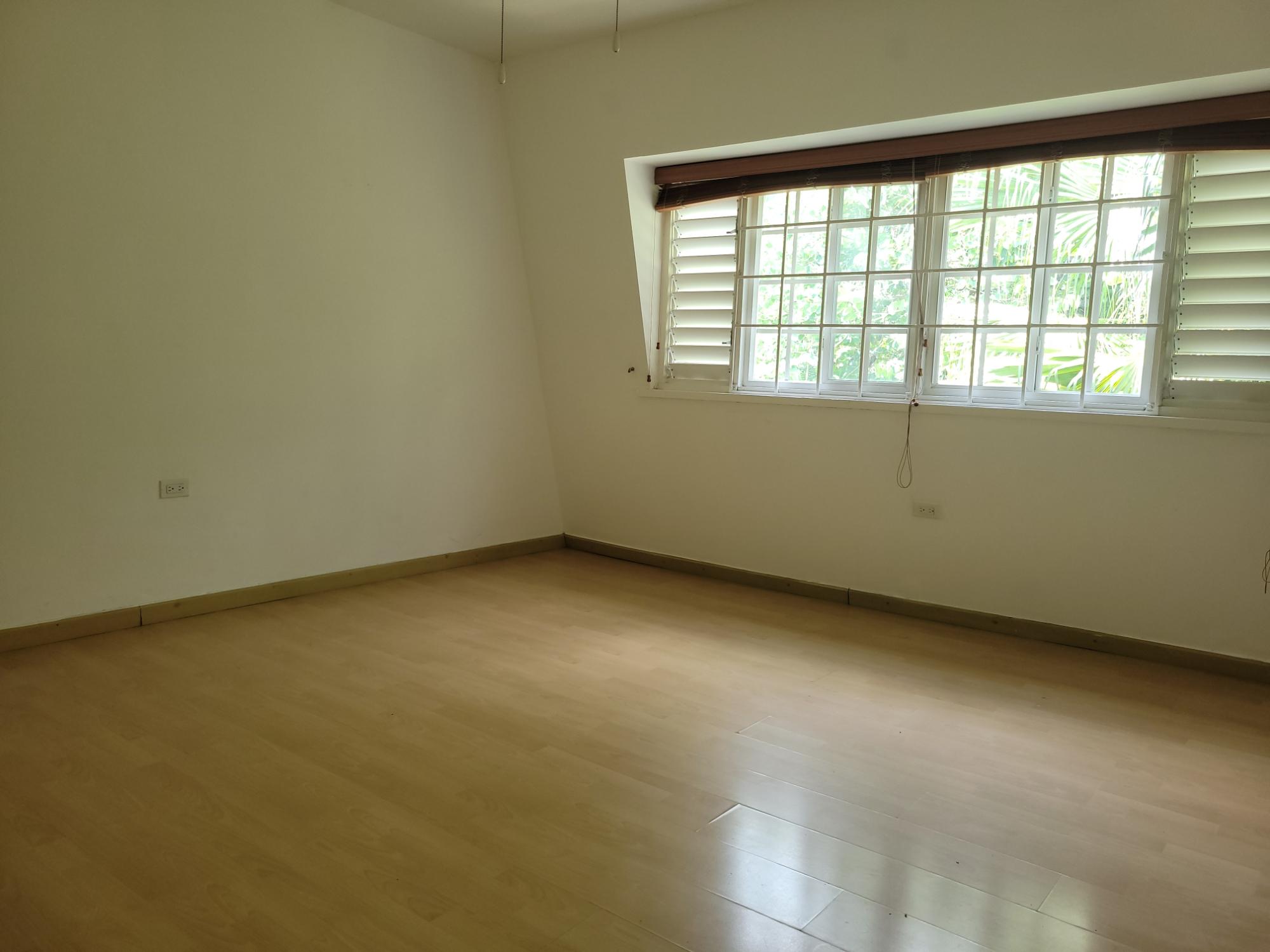 Townhouse For Rent: MILLSBOROUGH AVENUE, Kingston 6 | $2,250 photo 10