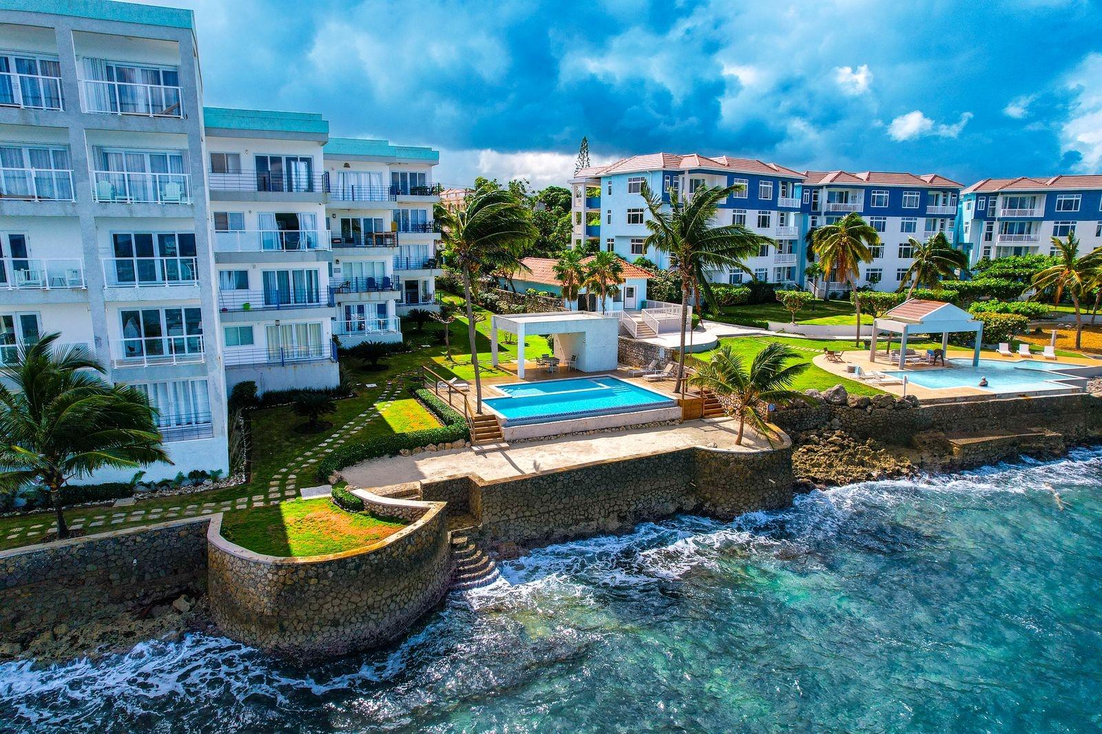 Apartment For Sale: THE WAVES TOWER ISLE, Tower Isle | $400,000