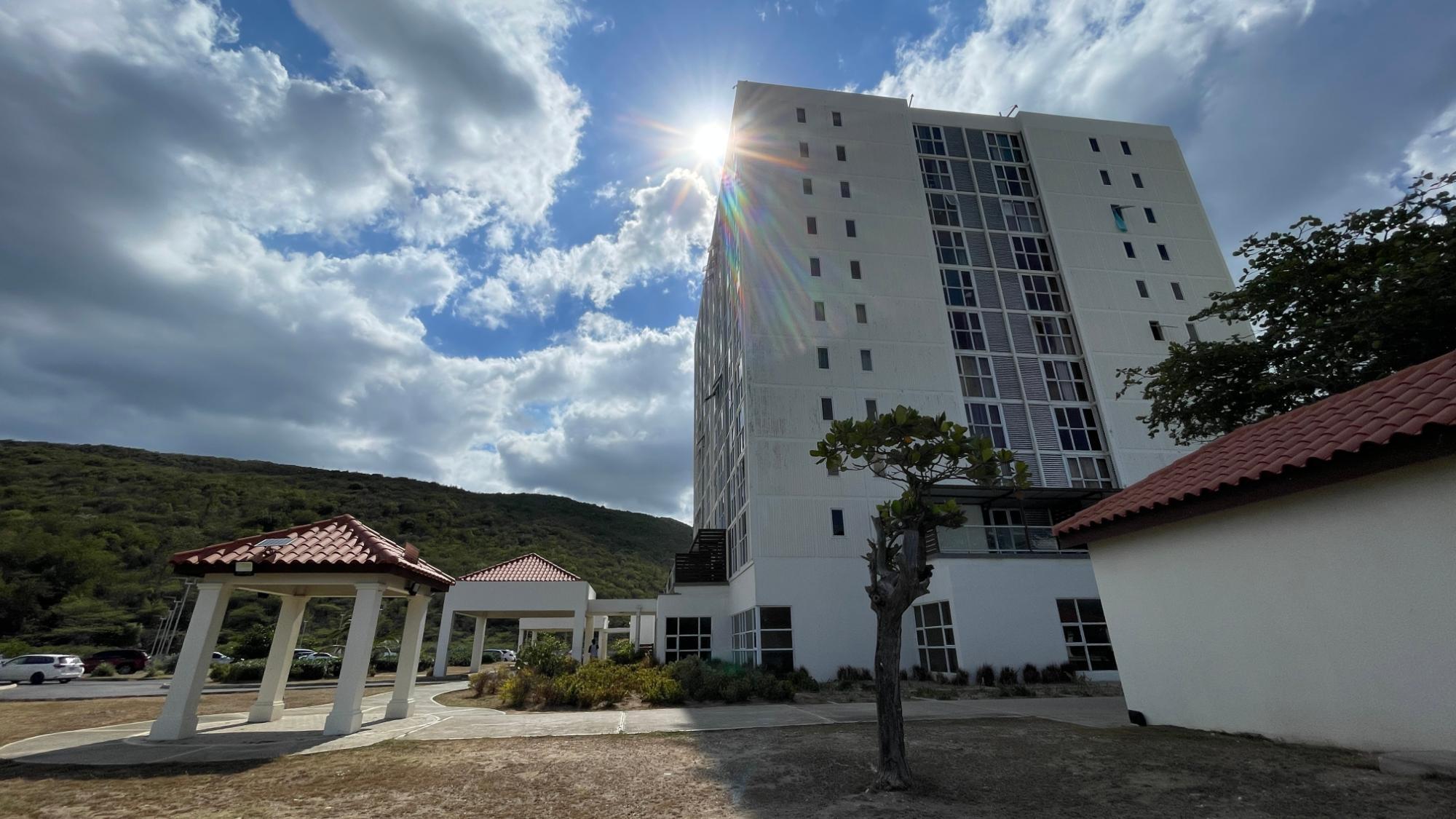 Apartment For Rent: BAYFRONT APARTMENTS, Port Henderson | $185,000