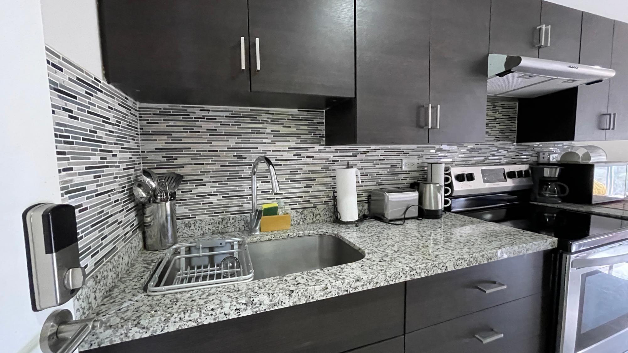 Apartment For Rent: BAYFRONT APARTMENTS, Port Henderson | $185,000 photo 4