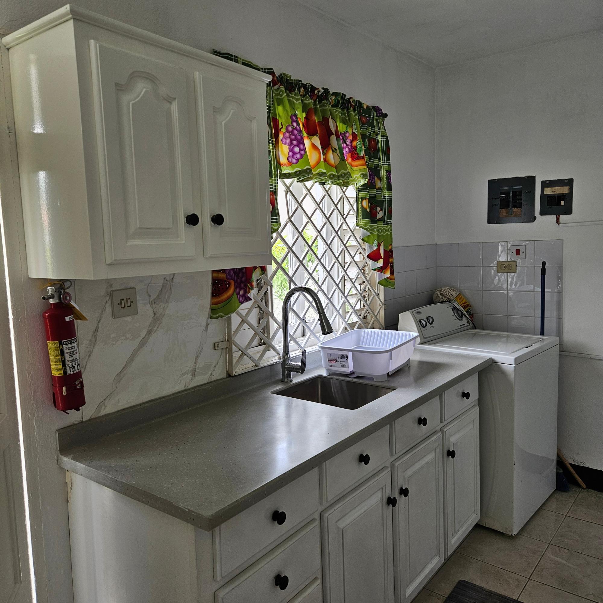 Apartment For Rent: NORBROOK ACRES DRIVE, Kingston 8 | $100,000 photo 5