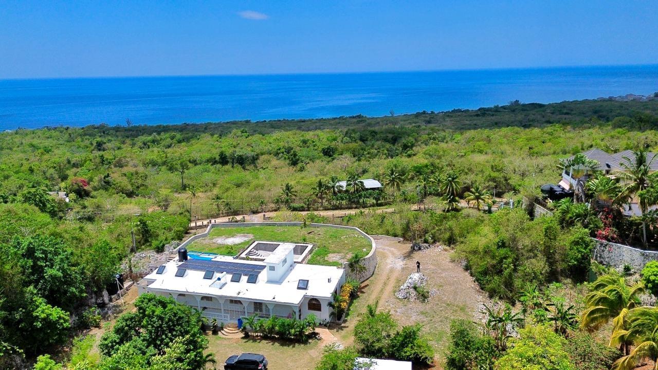House For Sale: PITKELLENEY, WESTMORELAND, Negril | $700,000 photo 4