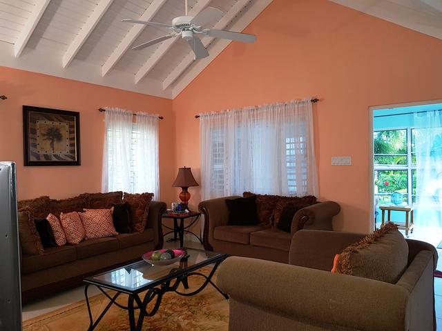 House For Rent: RICHMOND ESTATES, Runaway Bay | $1,700 photo 7