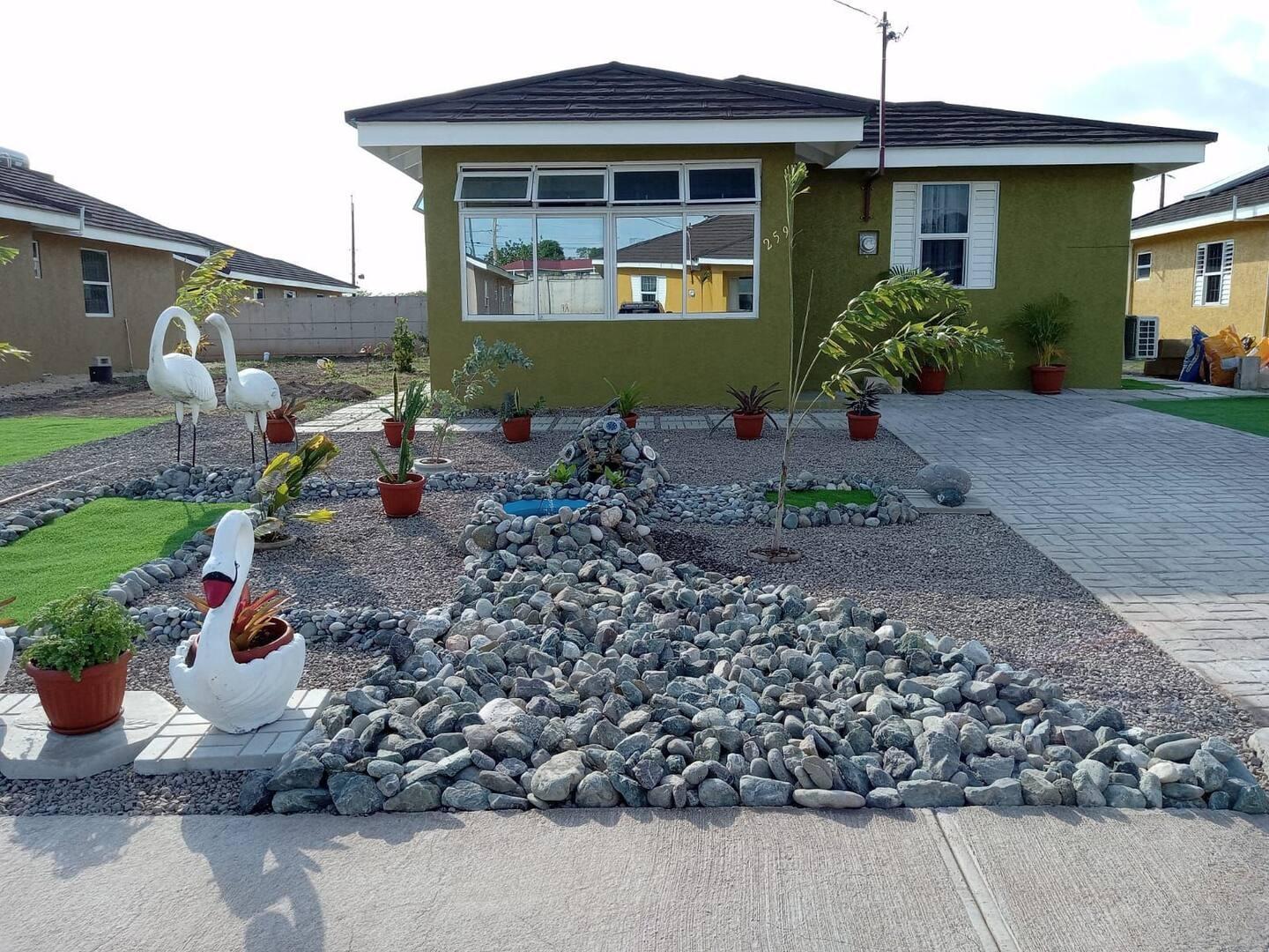 House For Rent: COLBECK BOULEVARD, Old Harbour | $160,000 photo 2