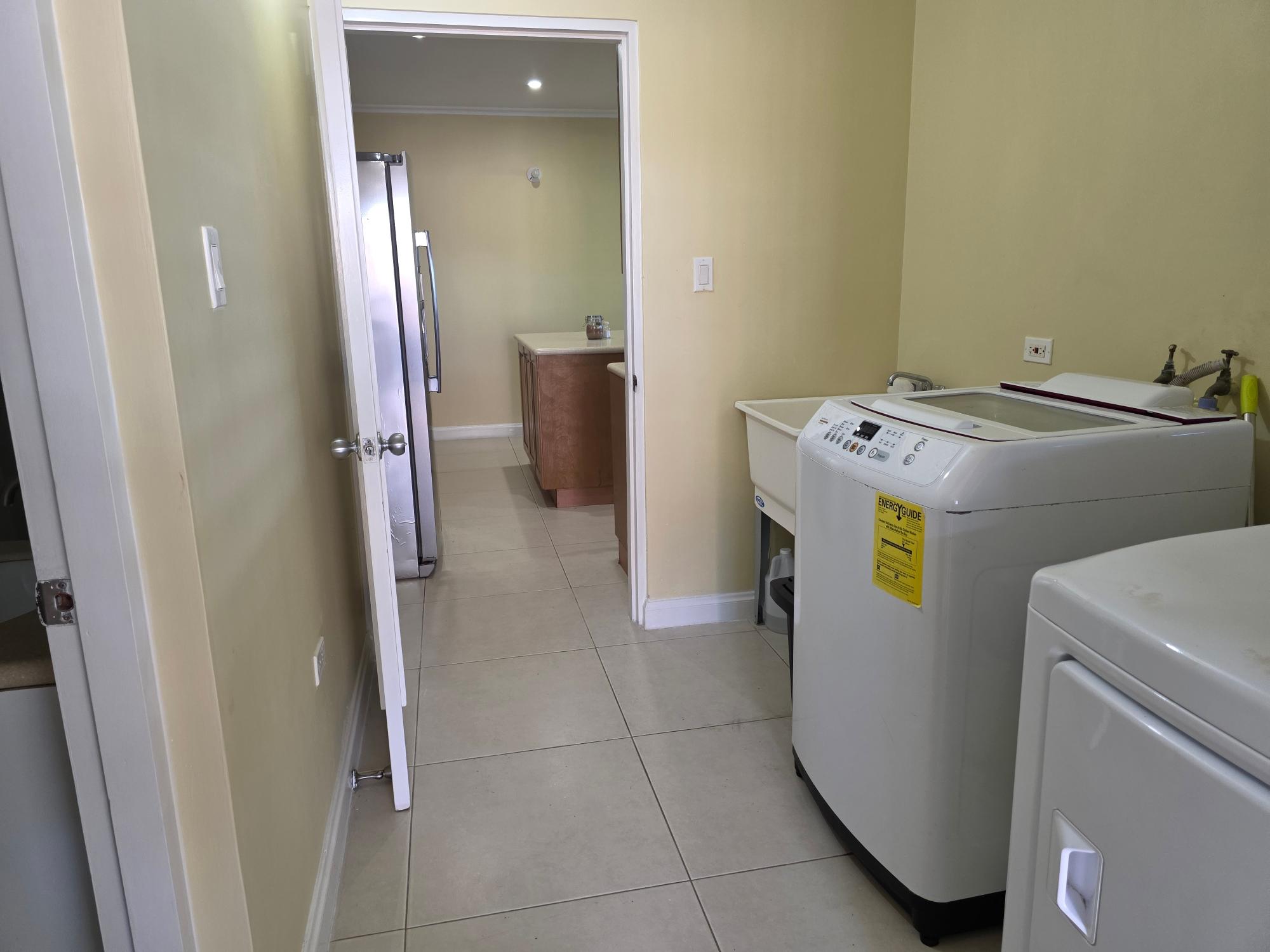 House For Rent: HIBISCUS AVE, RICHMOND, Richmond | $2,800 photo 15