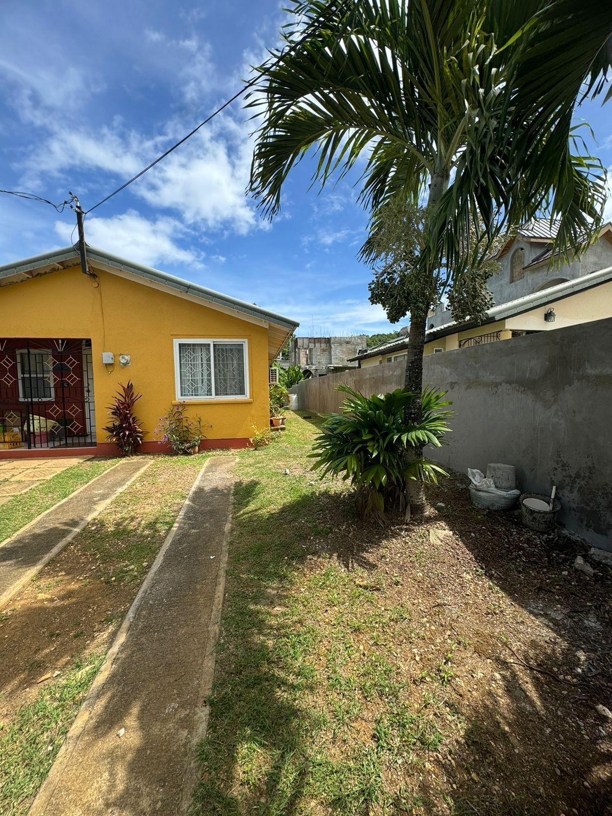 House For Sale: CARLTON CRES. ROSEVALE, Rose Hall | $85,000 photo 2