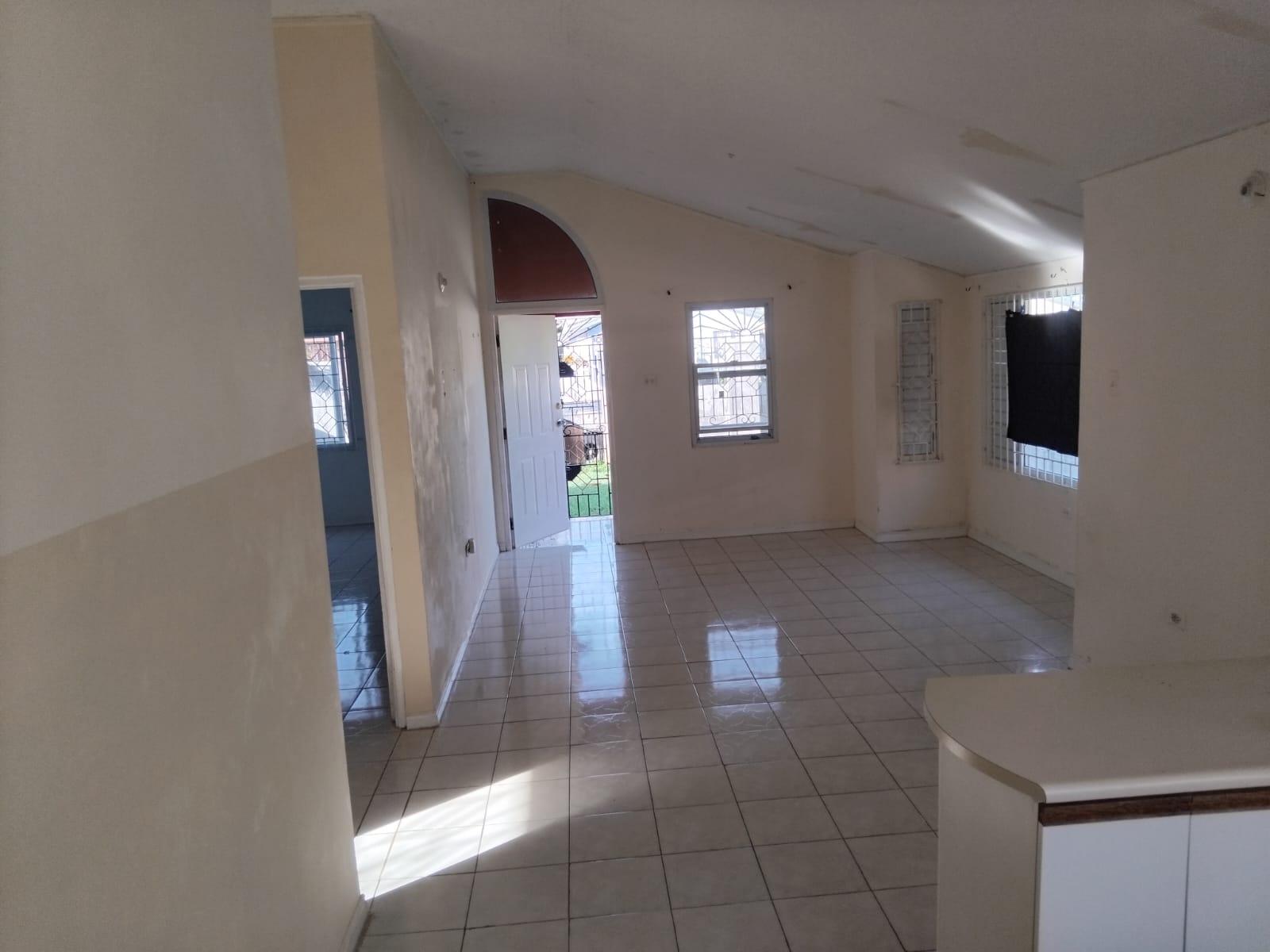 House For Sale: CARLTON CRES. ROSEVALE, Rose Hall | $85,000 photo 4