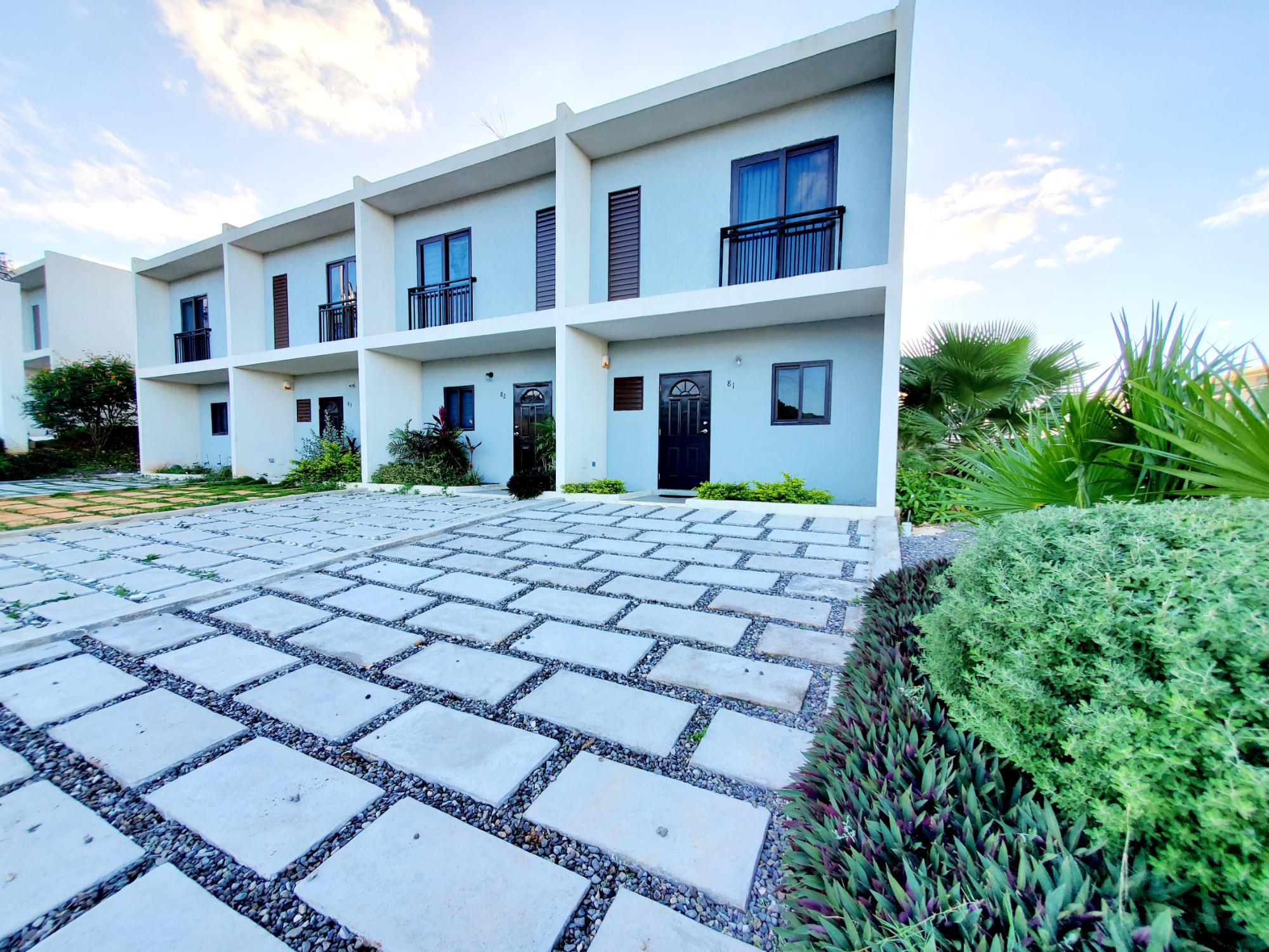 Townhouse For Rent: CAMELOT VILLAGE, PHAZE 1, Discovery Bay | $145,000