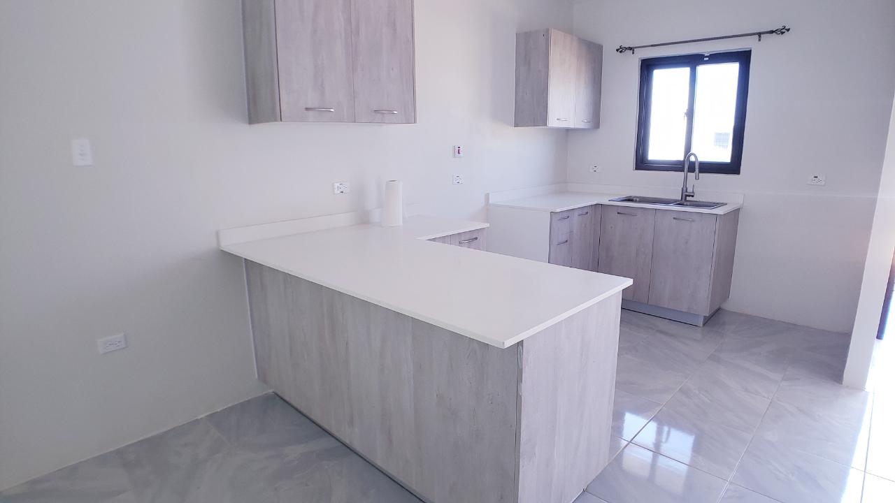 Townhouse For Rent: CAMELOT VILLAGE, PHAZE 1, Discovery Bay | $145,000 photo 3