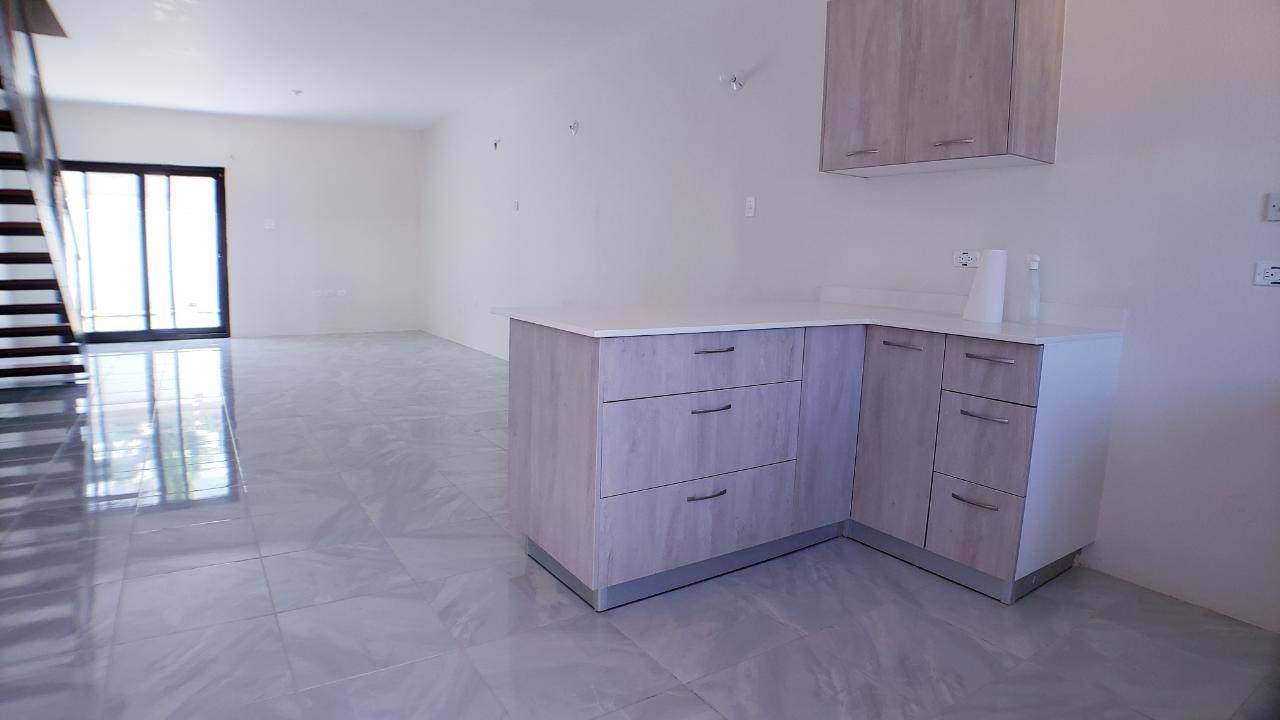 Townhouse For Rent: CAMELOT VILLAGE, PHAZE 1, Discovery Bay | $145,000 photo 4