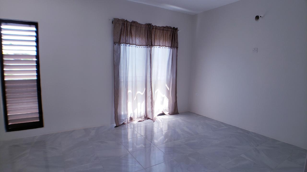Townhouse For Rent: CAMELOT VILLAGE, PHAZE 1, Discovery Bay | $145,000 photo 10