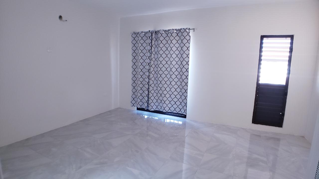 Townhouse For Rent: CAMELOT VILLAGE, PHAZE 1, Discovery Bay | $145,000 photo 13