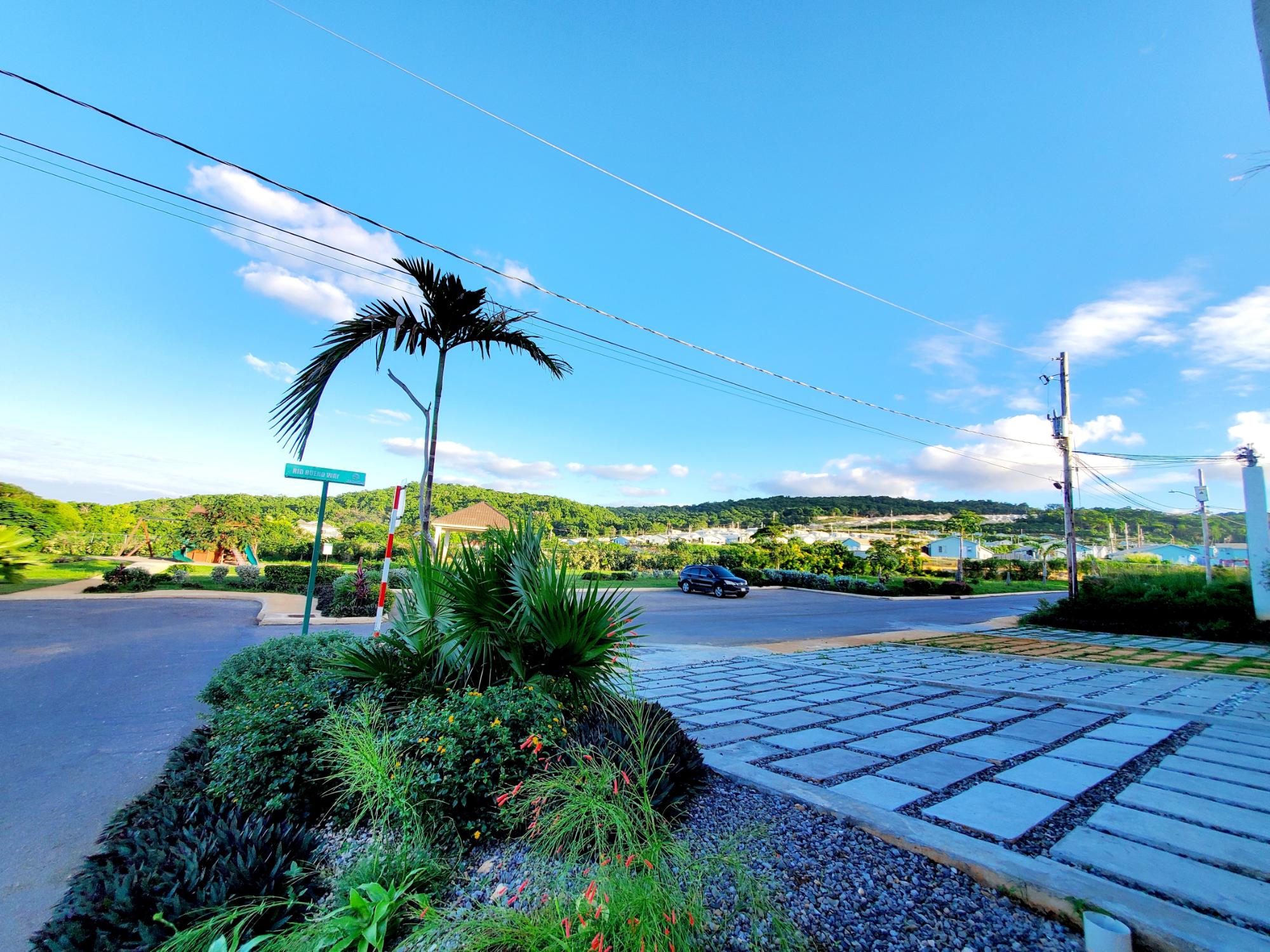 Townhouse For Rent: CAMELOT VILLAGE, PHAZE 1, Discovery Bay | $145,000 photo 18