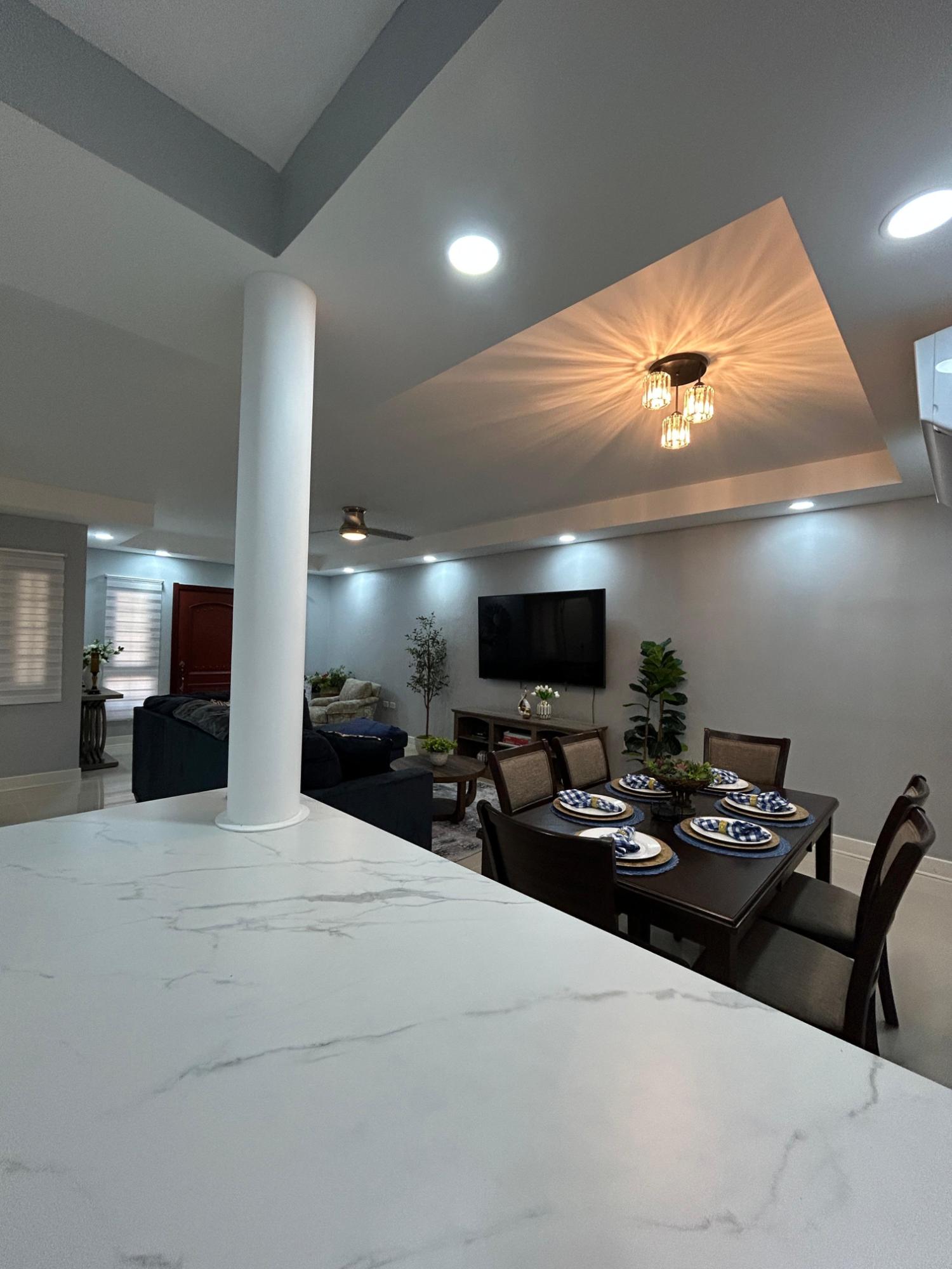 Townhouse For Rent: HUMMINGBIRD ESTATE, Greenside | $3,000 photo 9