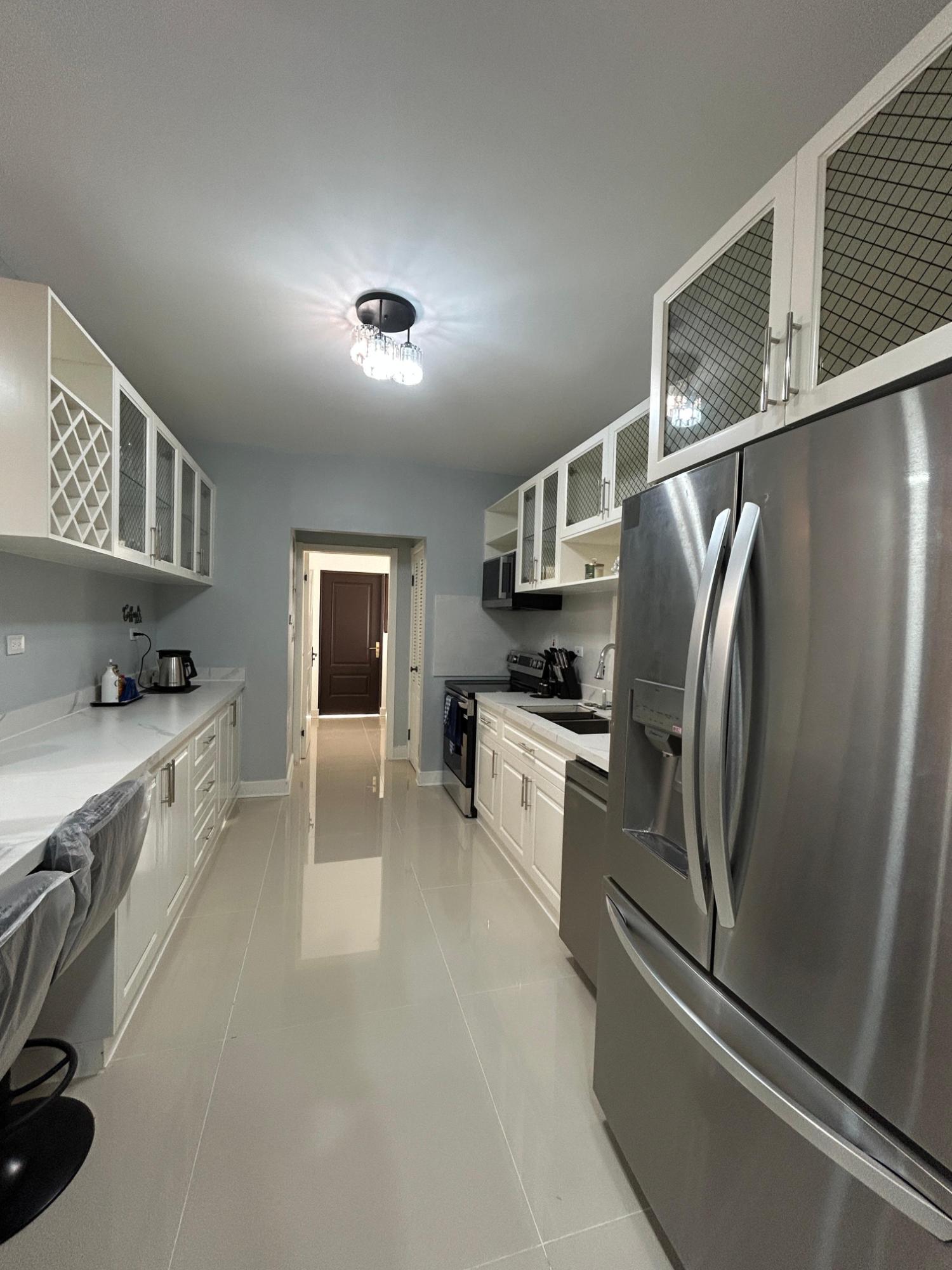 Townhouse For Rent: HUMMINGBIRD ESTATE, Greenside | $3,000 photo 10